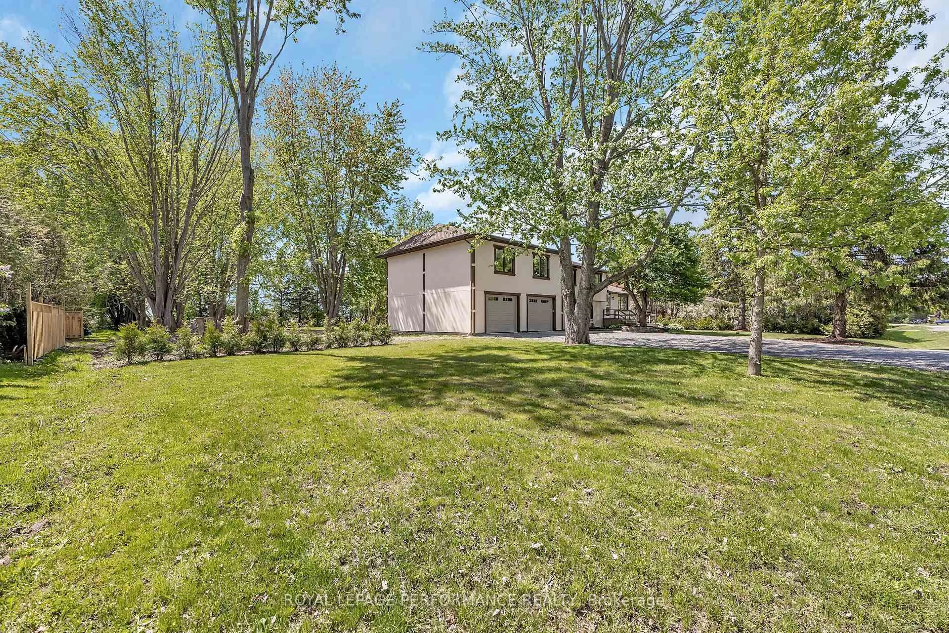 Unknown for 9 Bols St, Russell Ontario K4R 1A7