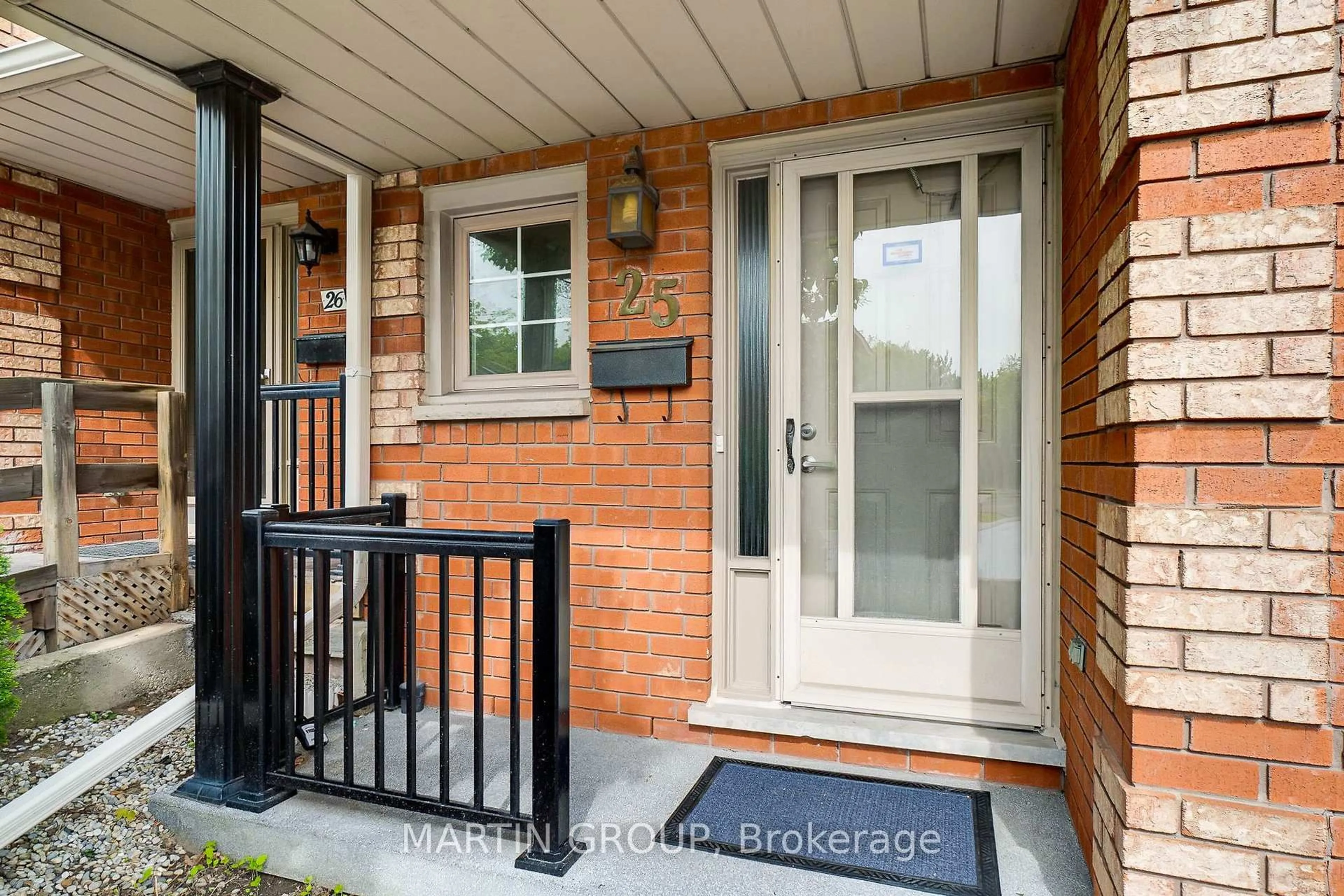 Indoor entryway for 255 MOUNT ALBION Rd #25, Hamilton Ontario L8K 6P7