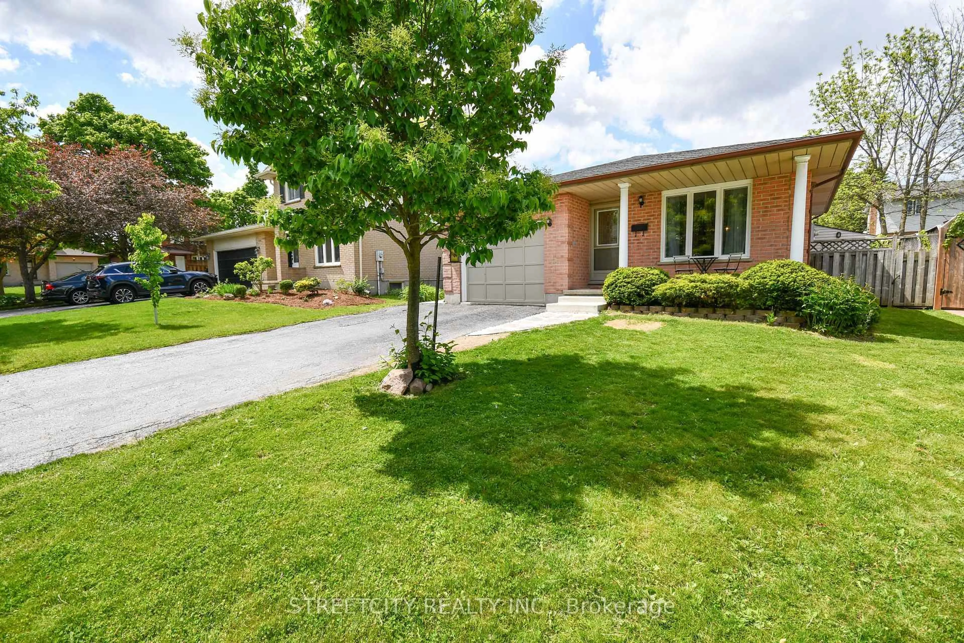 A pic from outside/outdoor area/front of a property/back of a property/a pic from drone, street for 295 Walmer Grve, London North Ontario N6G 4G9