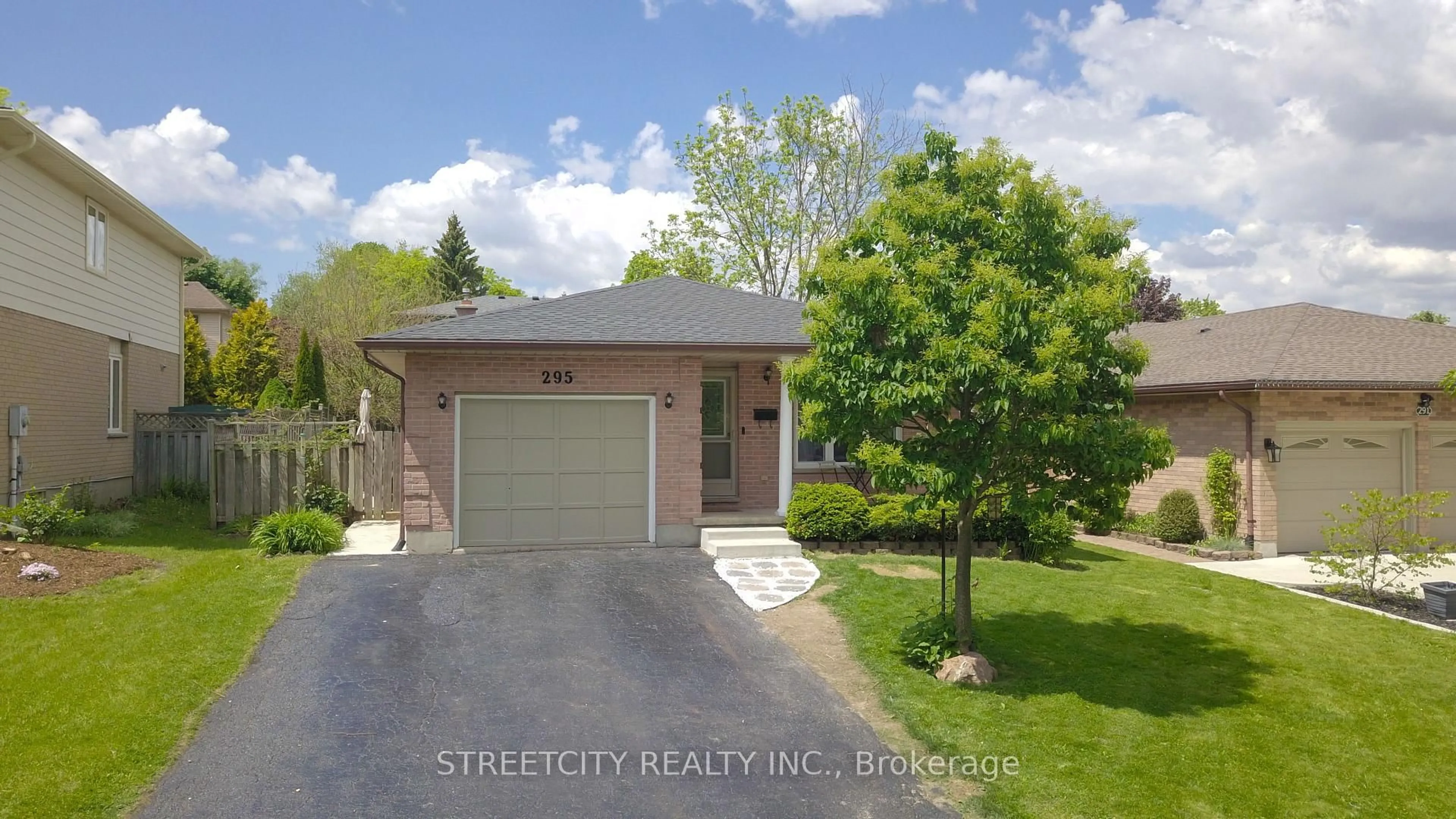 A pic from outside/outdoor area/front of a property/back of a property/a pic from drone, street for 295 Walmer Grve, London North Ontario N6G 4G9