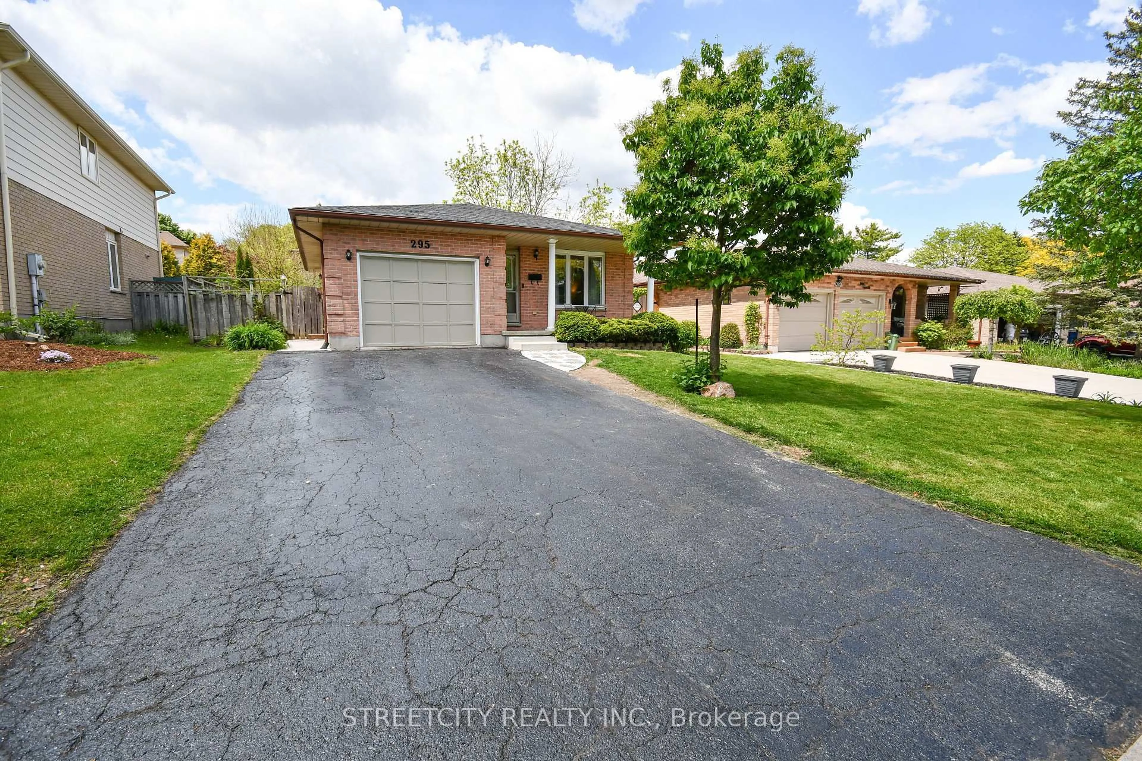 A pic from outside/outdoor area/front of a property/back of a property/a pic from drone, street for 295 Walmer Grve, London North Ontario N6G 4G9
