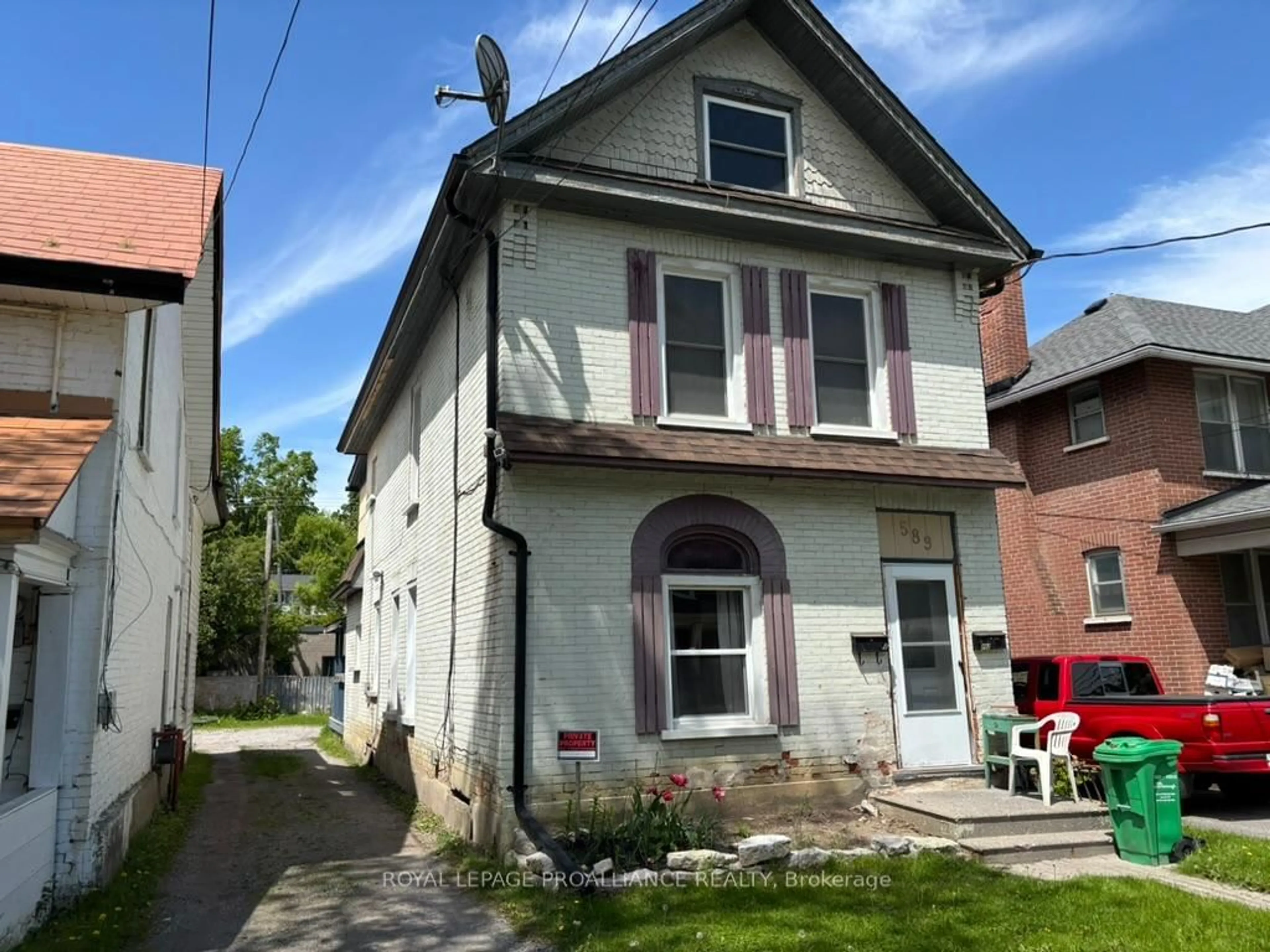 Unknown for 589 Aylmer St, Peterborough Central Ontario K9H 3W8