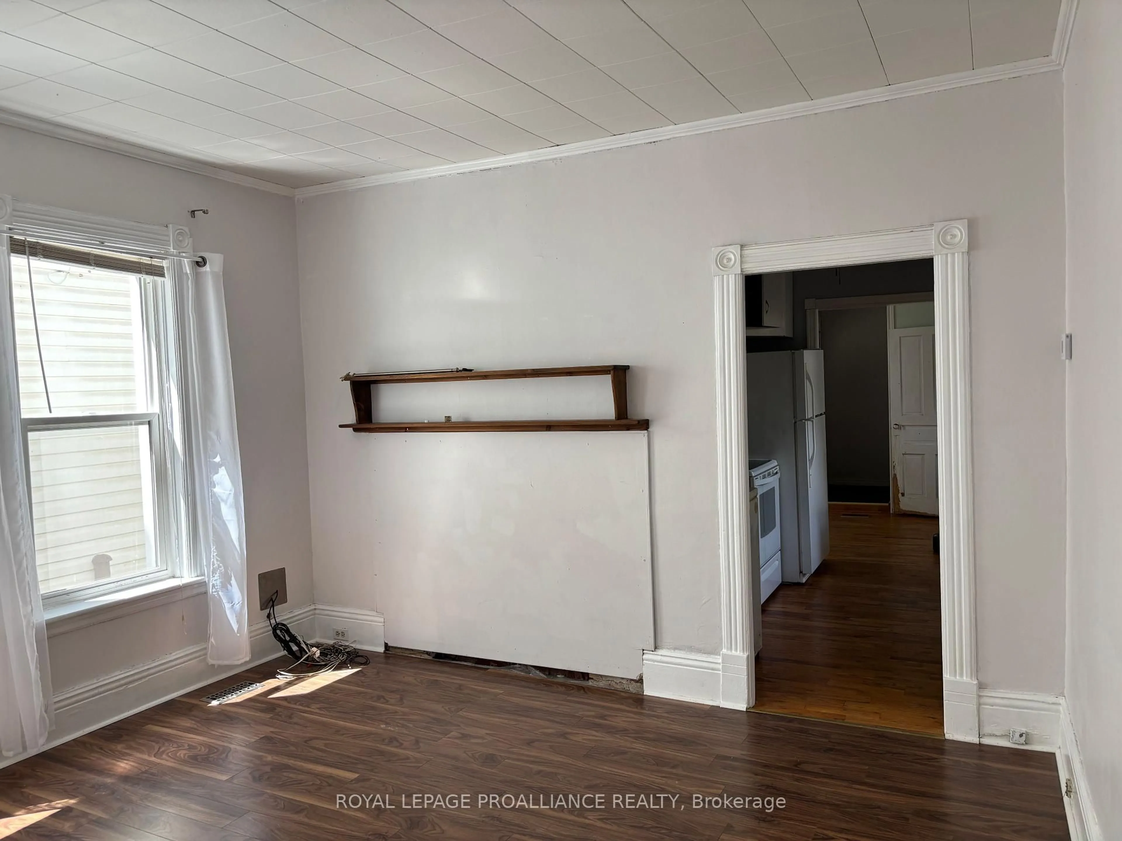 A pic of a room for 589 Aylmer St, Peterborough Central Ontario K9H 3W8