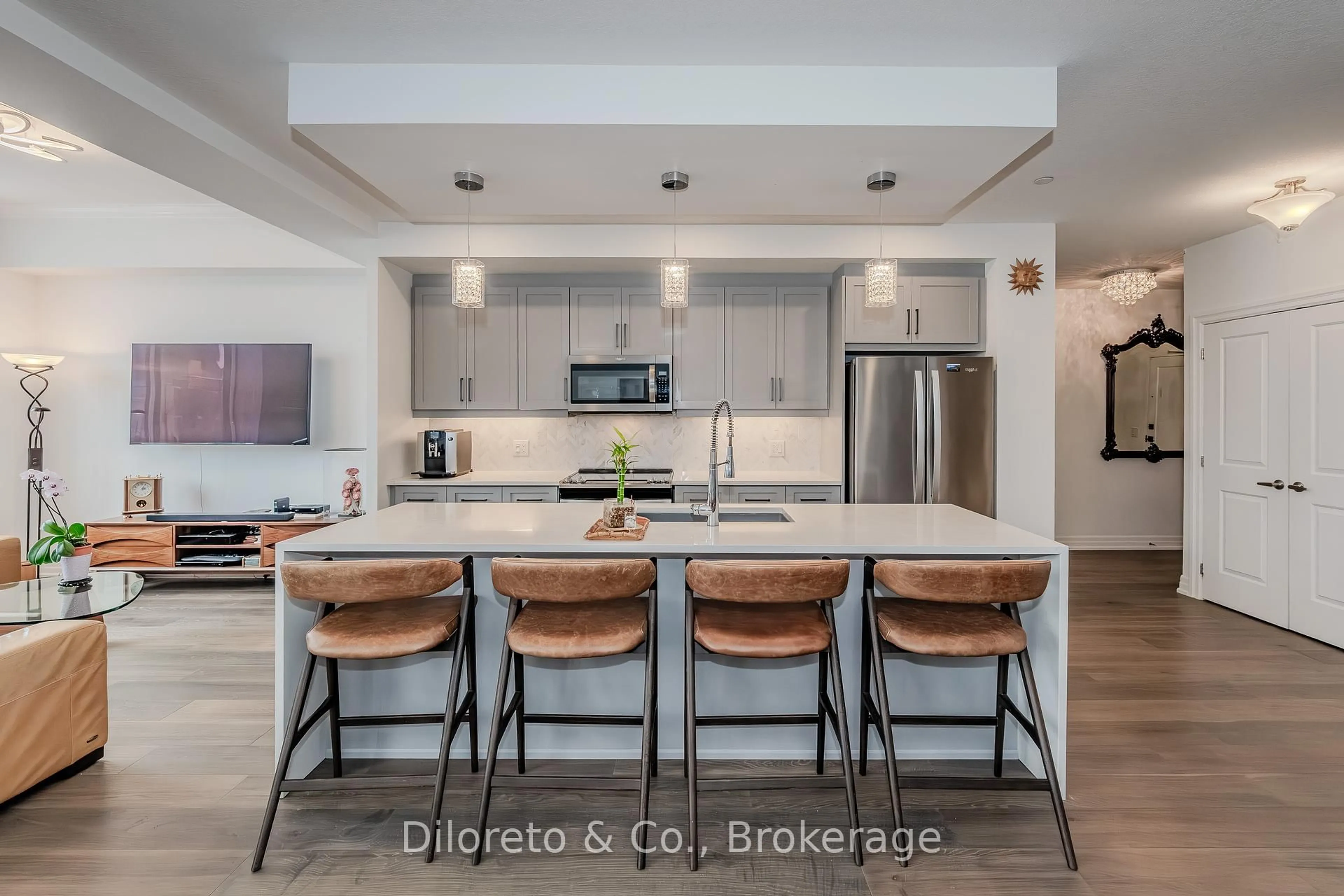 Open concept kitchen, ceramic/tile floor for 1878 Gordon St #105, Guelph Ontario N1L 0P4