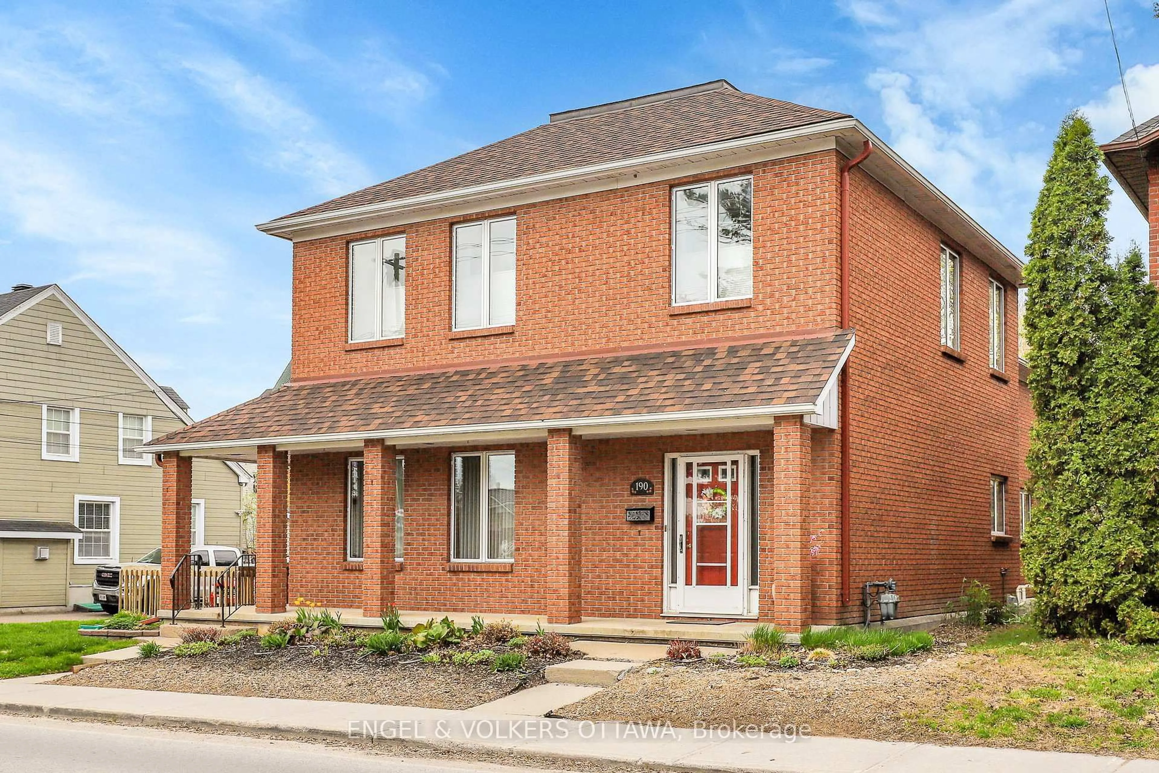 Home with brick exterior material, street for 190 John St, Arnprior Ontario K7S 2N9