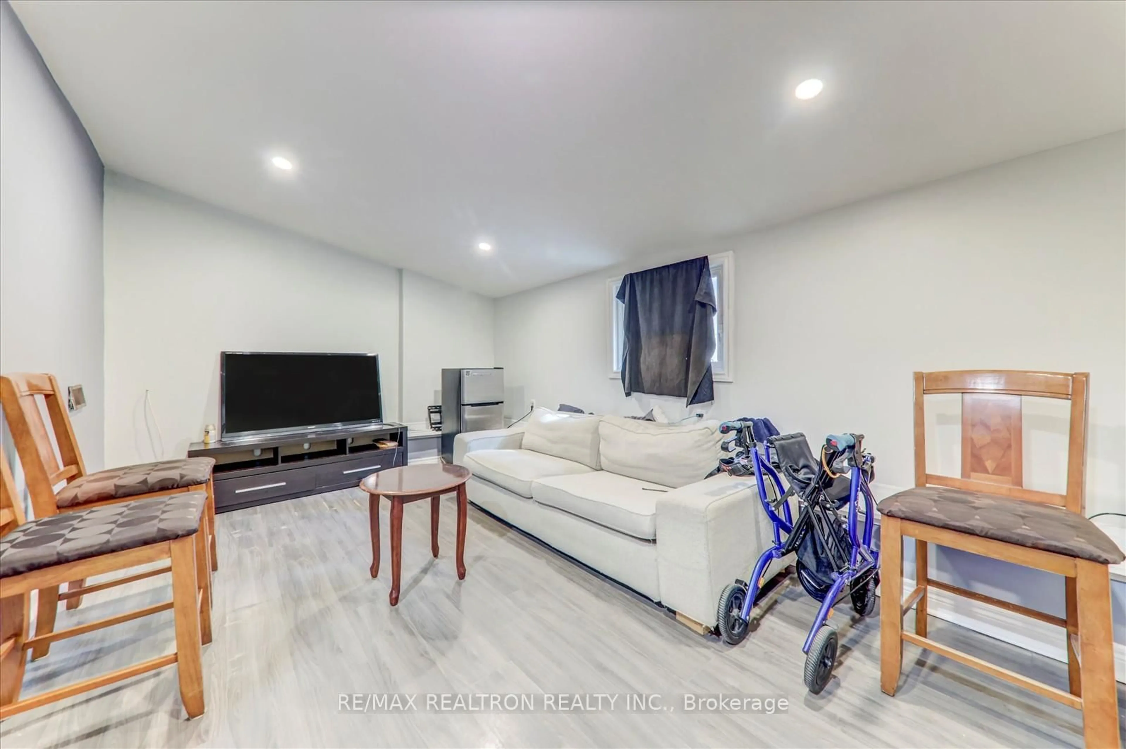 Living room with furniture, unknown for 69 Maple St, Trent Hills Ontario K0L 1L0
