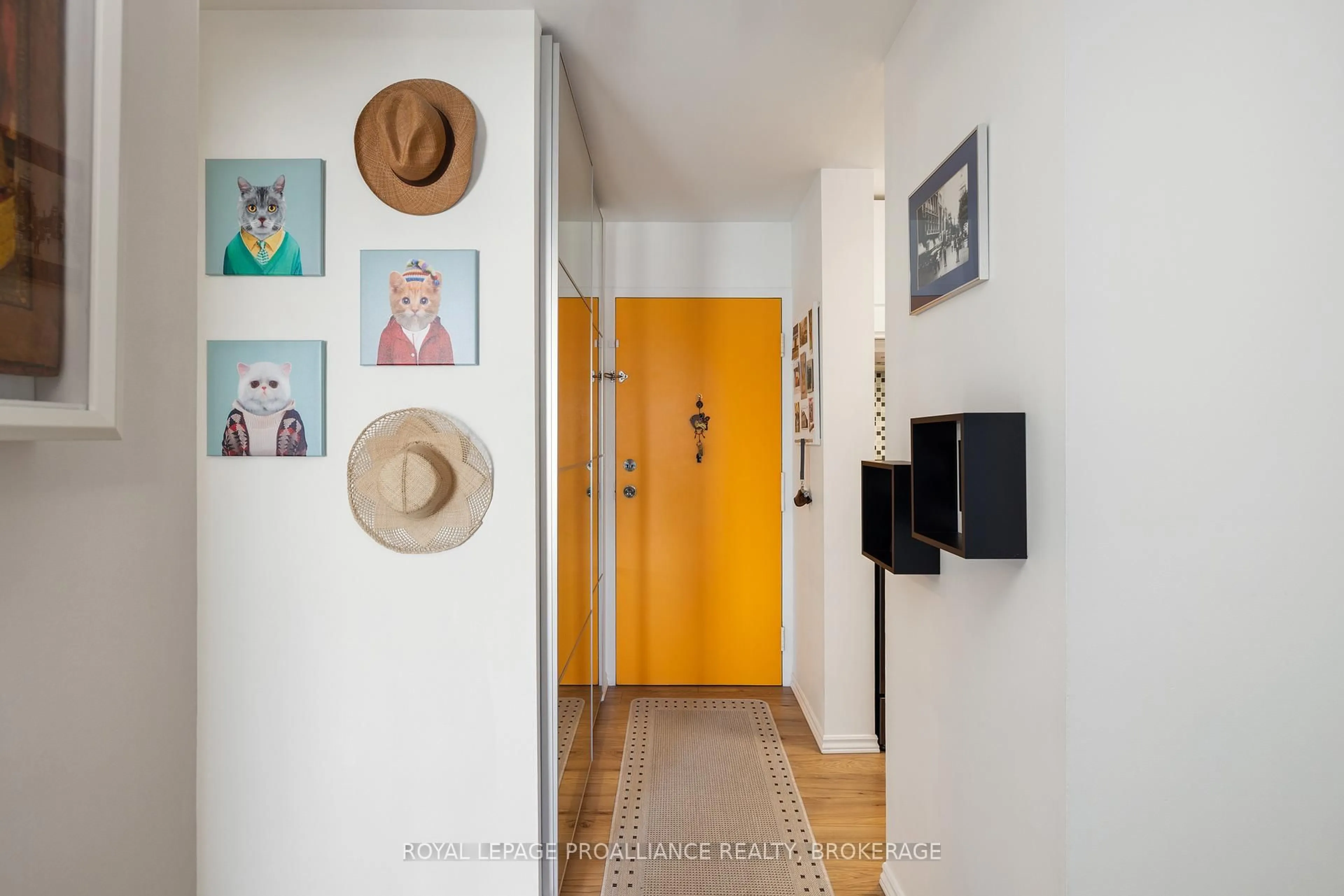Indoor entryway for 17 Eldon Hall Pl #505, Kingston Ontario K7M 7H5