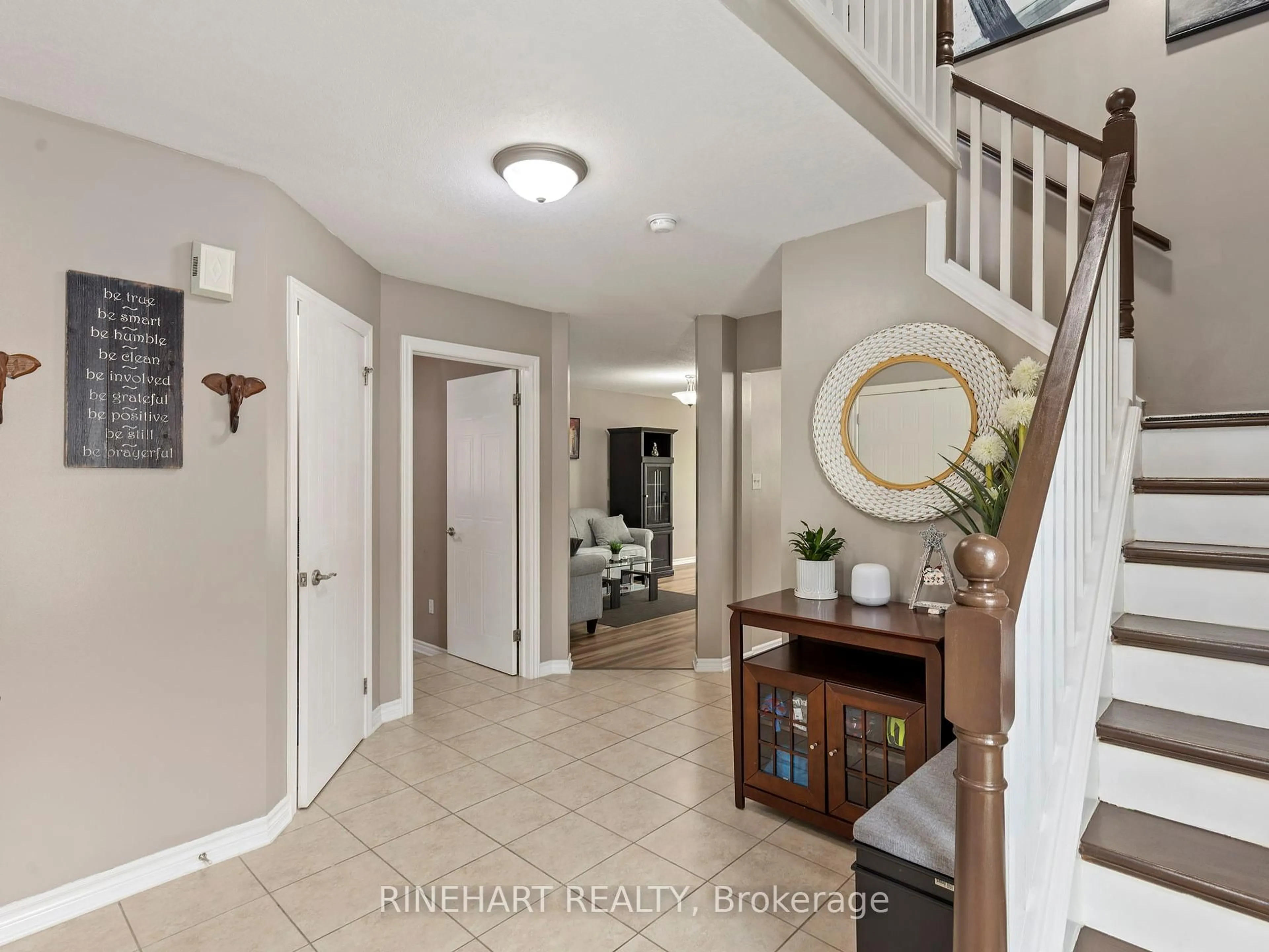 Indoor entryway for 525 Maplewood Lane, London North Ontario N6H 0A7