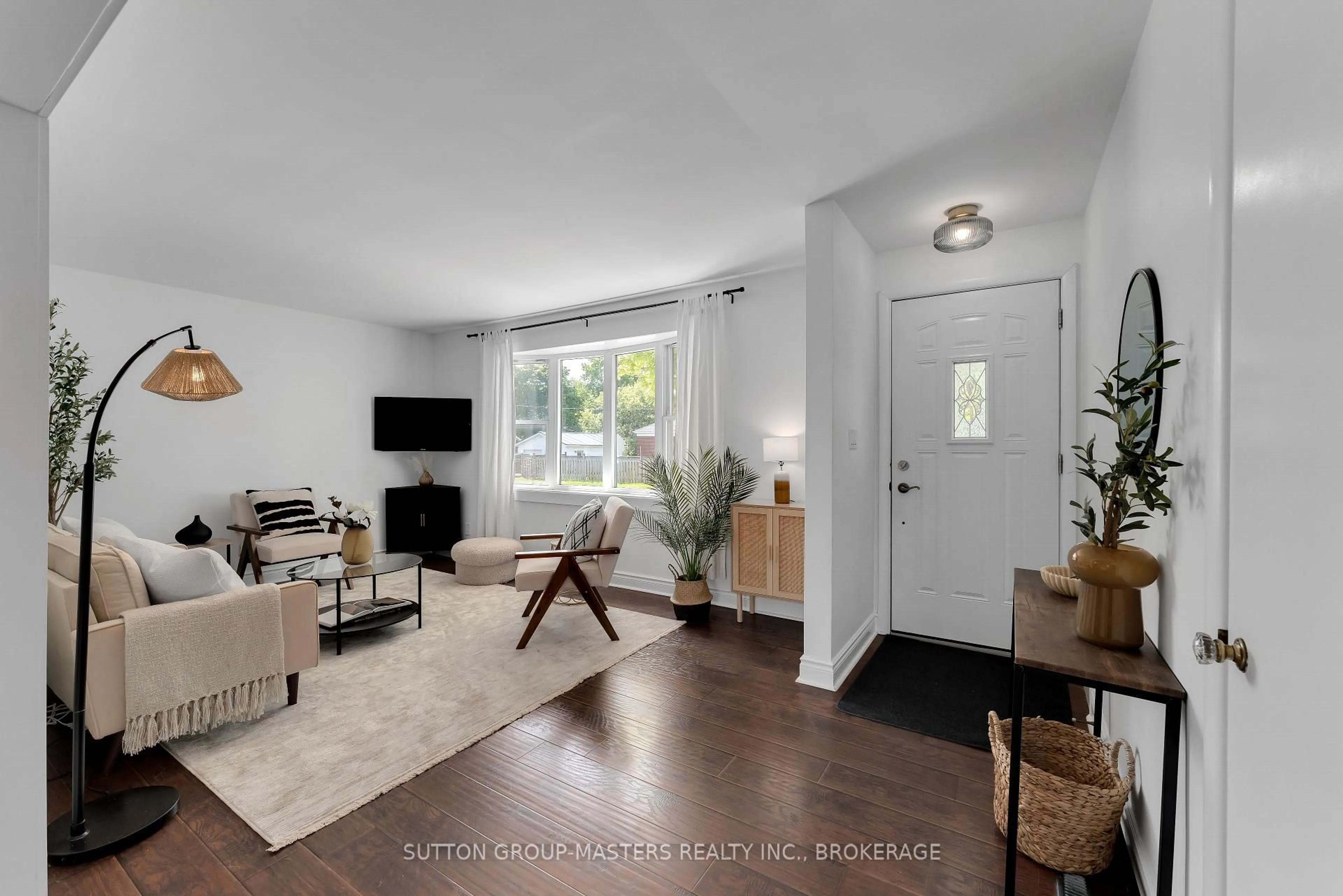 Living room with furniture, unknown for 47 Oak St, Kingston Ontario K7K 2N1