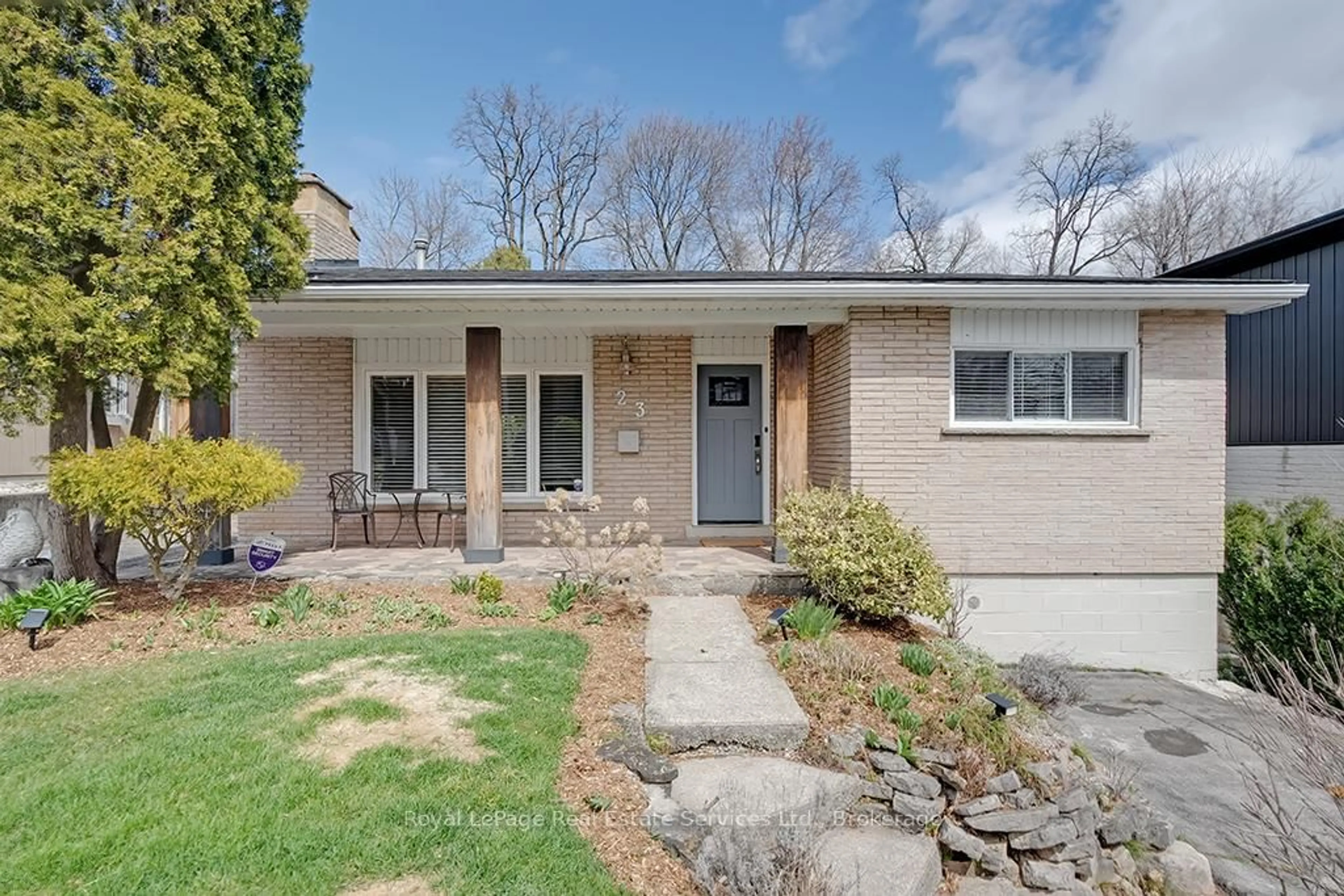 Home with brick exterior material, street for 23 Lorne Ave, Hamilton Ontario L9G 2X6