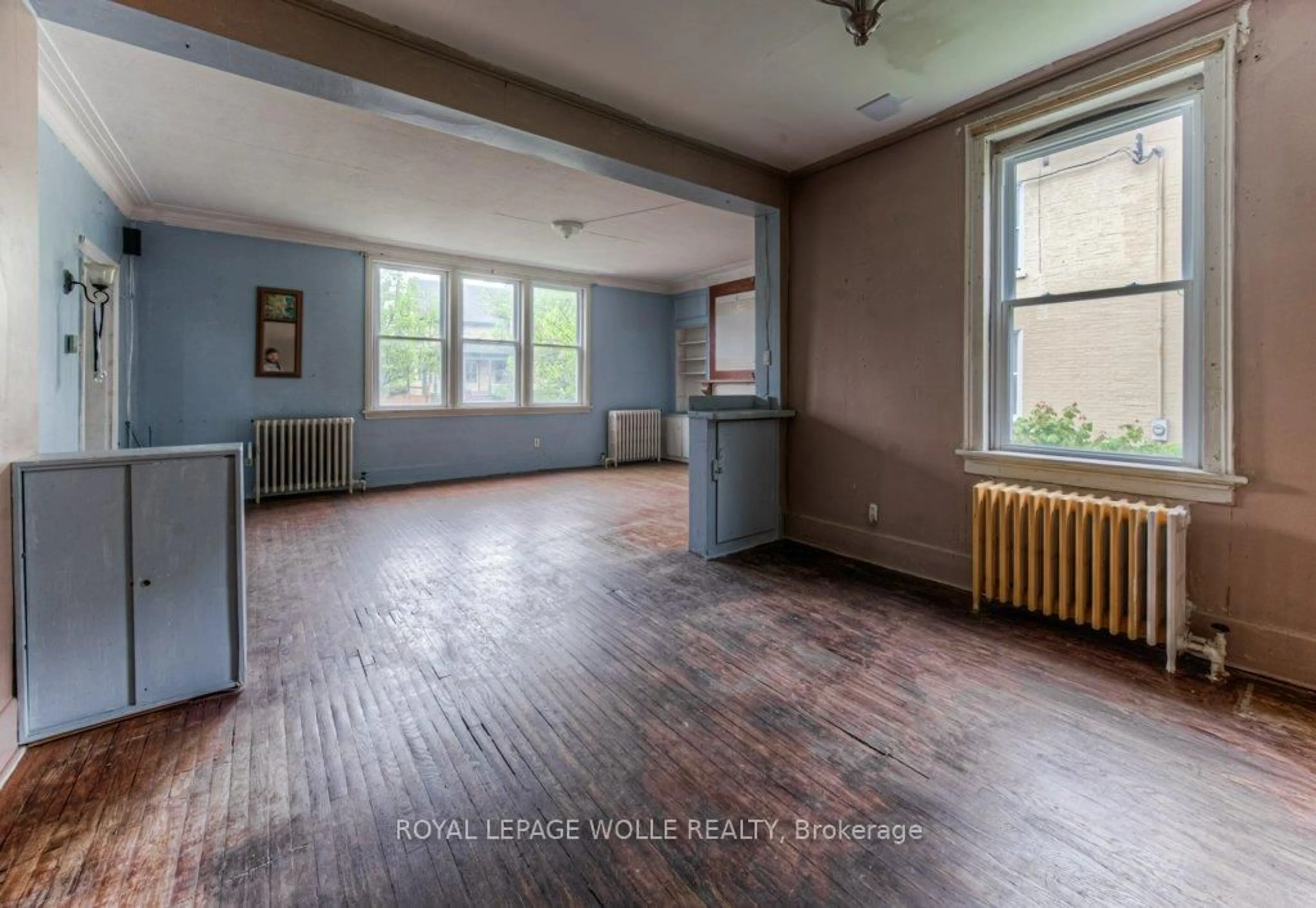 A pic of a room for 28 Allen St, Waterloo Ontario N2J 1H9