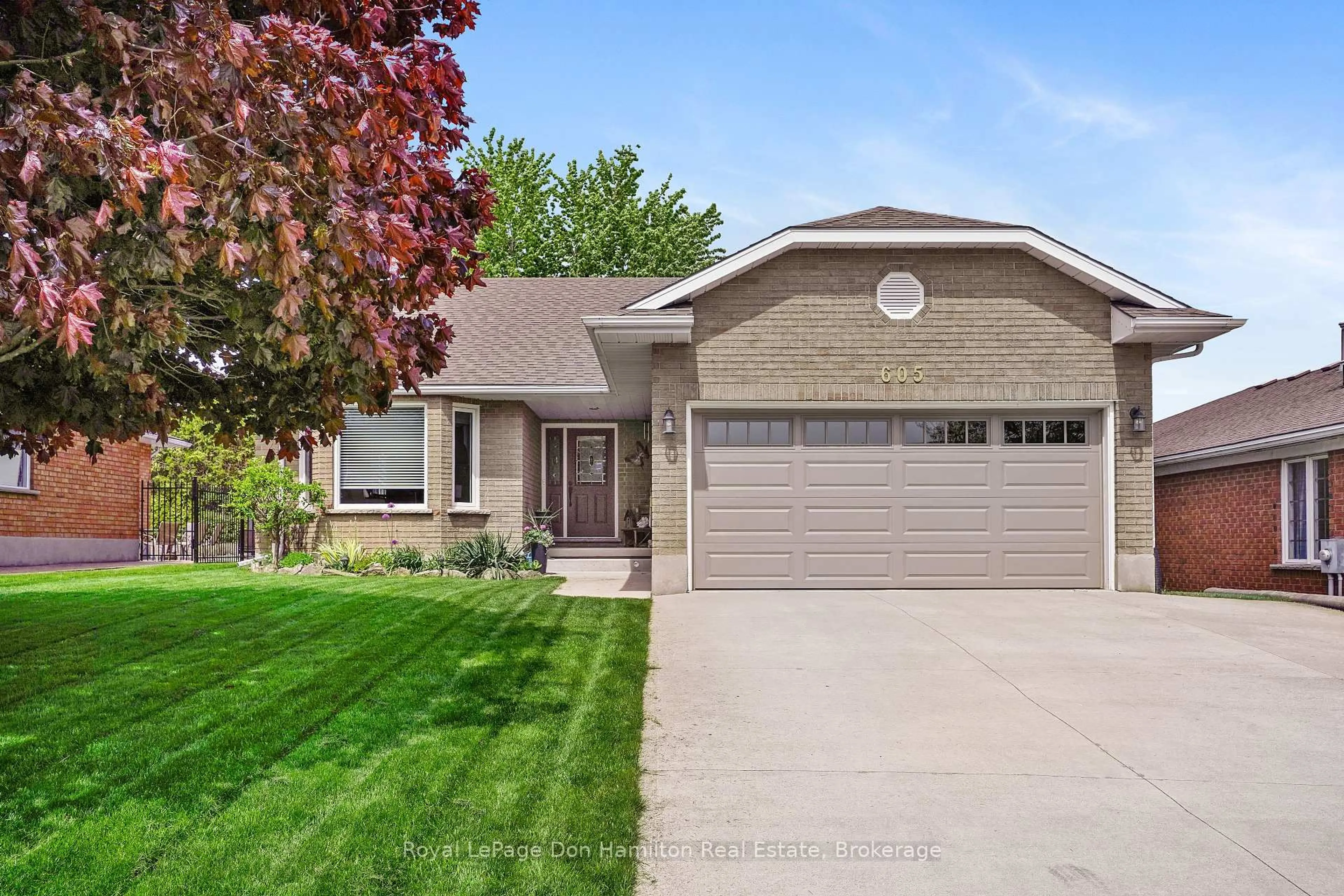 Home with vinyl exterior material, street for 605 Maple Ave, North Perth Ontario N4W 3G4