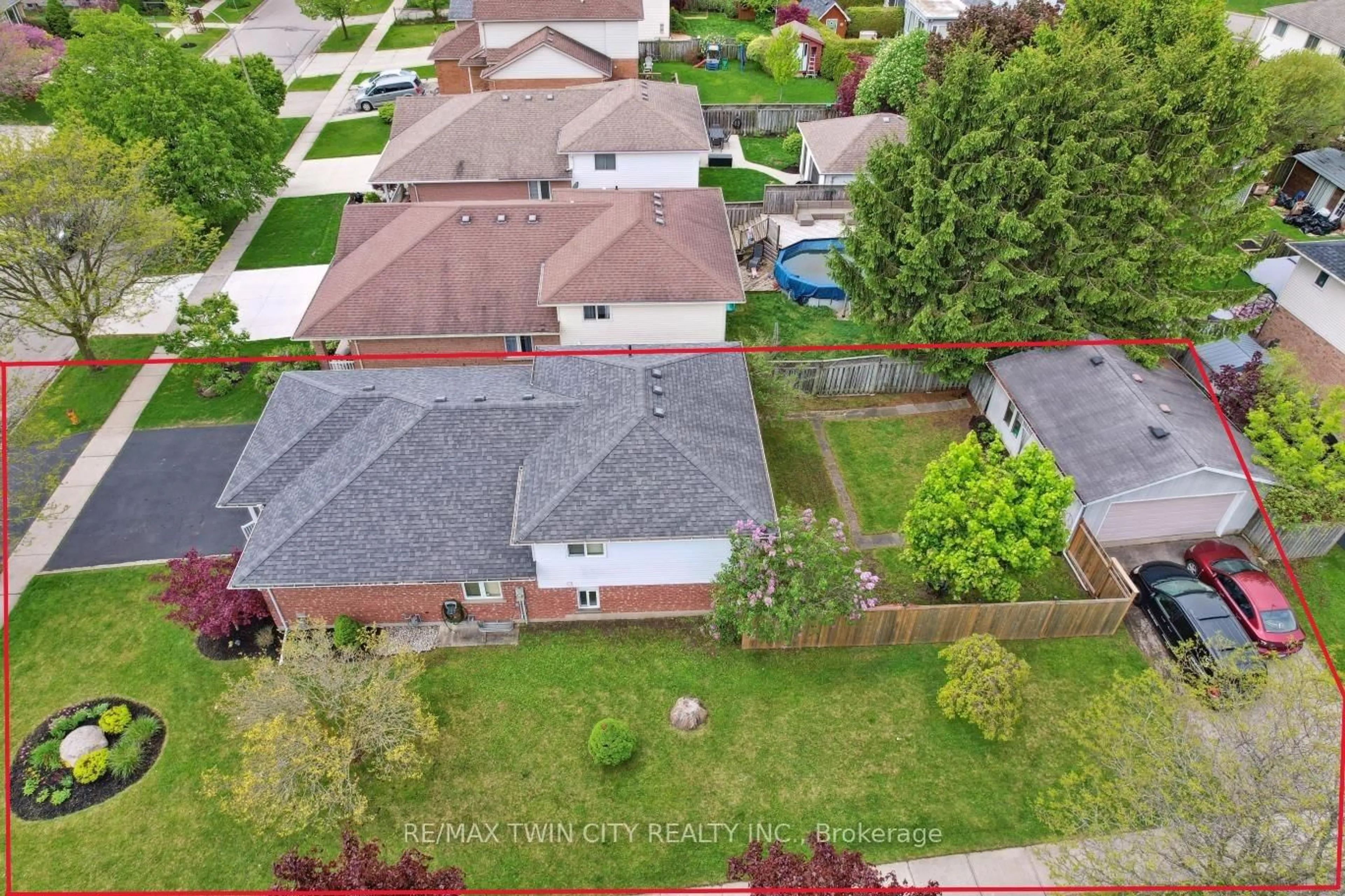 A pic from outside/outdoor area/front of a property/back of a property/a pic from drone, street for 2 Cora Dr, Kitchener Ontario N2N 3C6