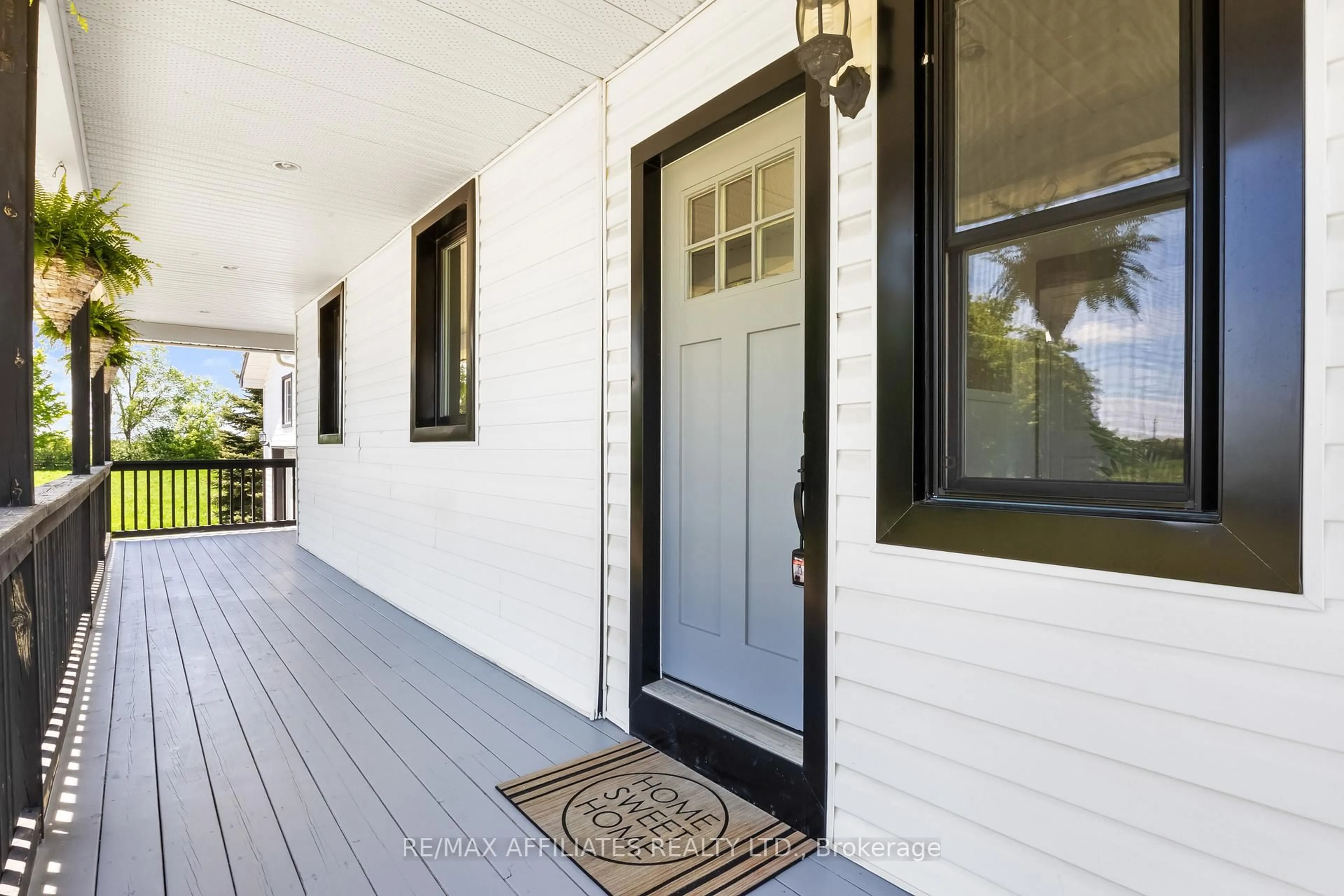 Indoor entryway for 1230 Port Elmsley Rd, Perth Ontario K7H 3C7