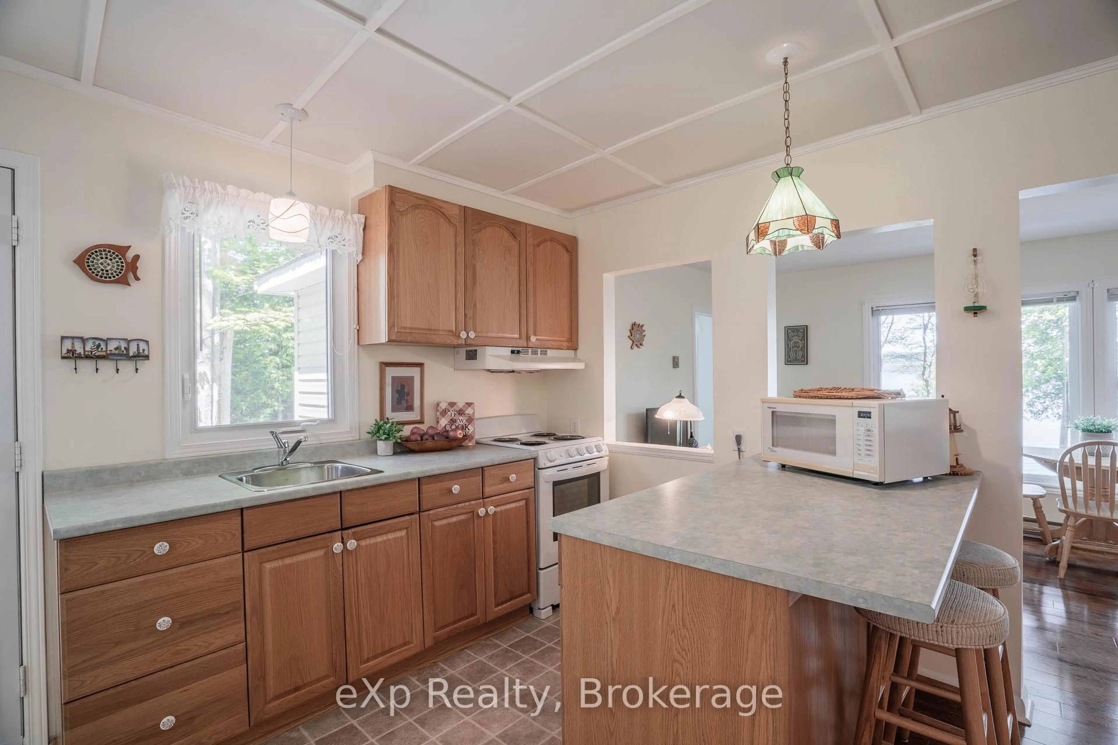 Standard kitchen, ceramic/tile floor for 554 Mallory Beach Rd, South Bruce Peninsula Ontario N0H 2T0
