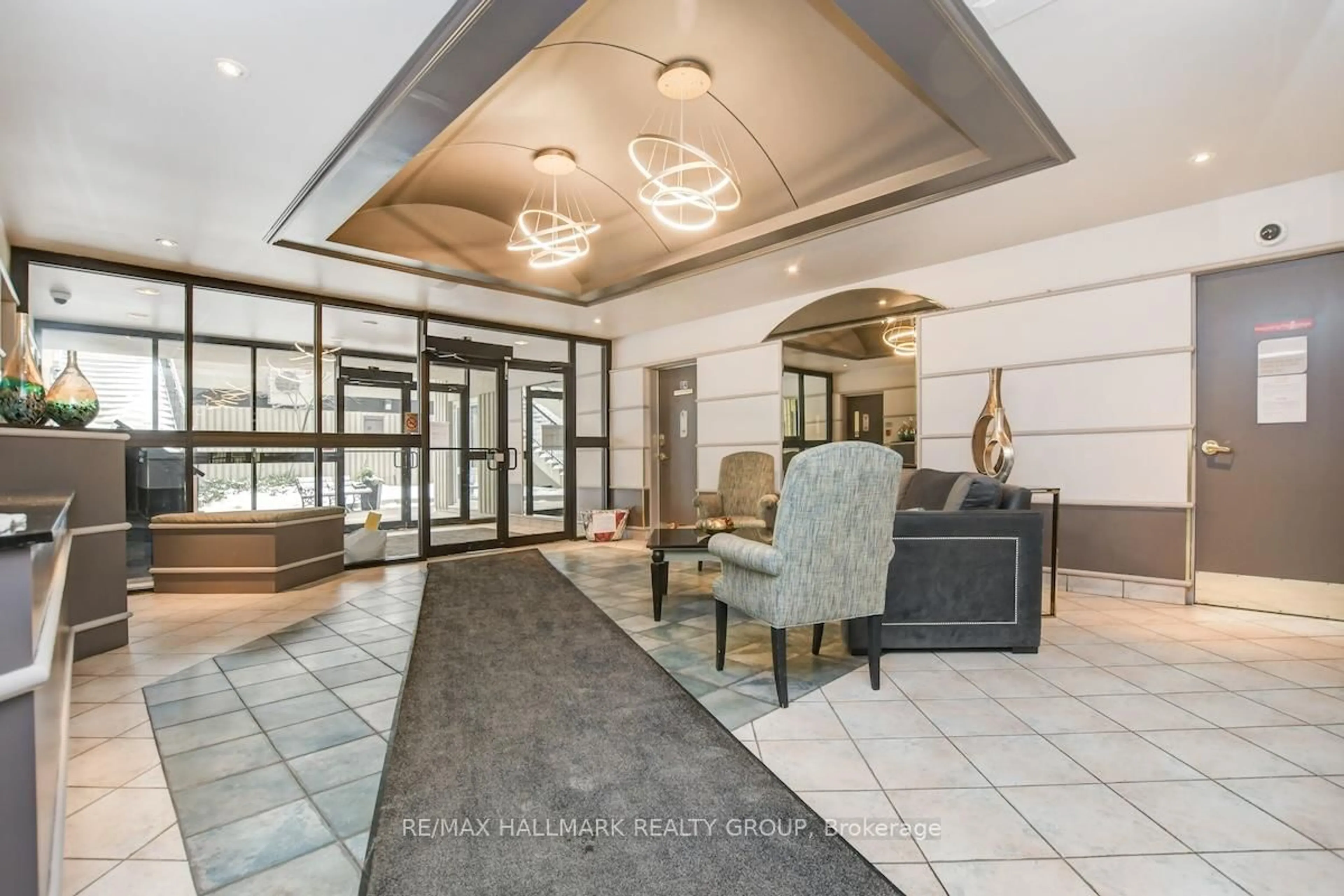 Unknown for 158A McArthur Ave #1005, Ottawa Ontario K1L 8E7