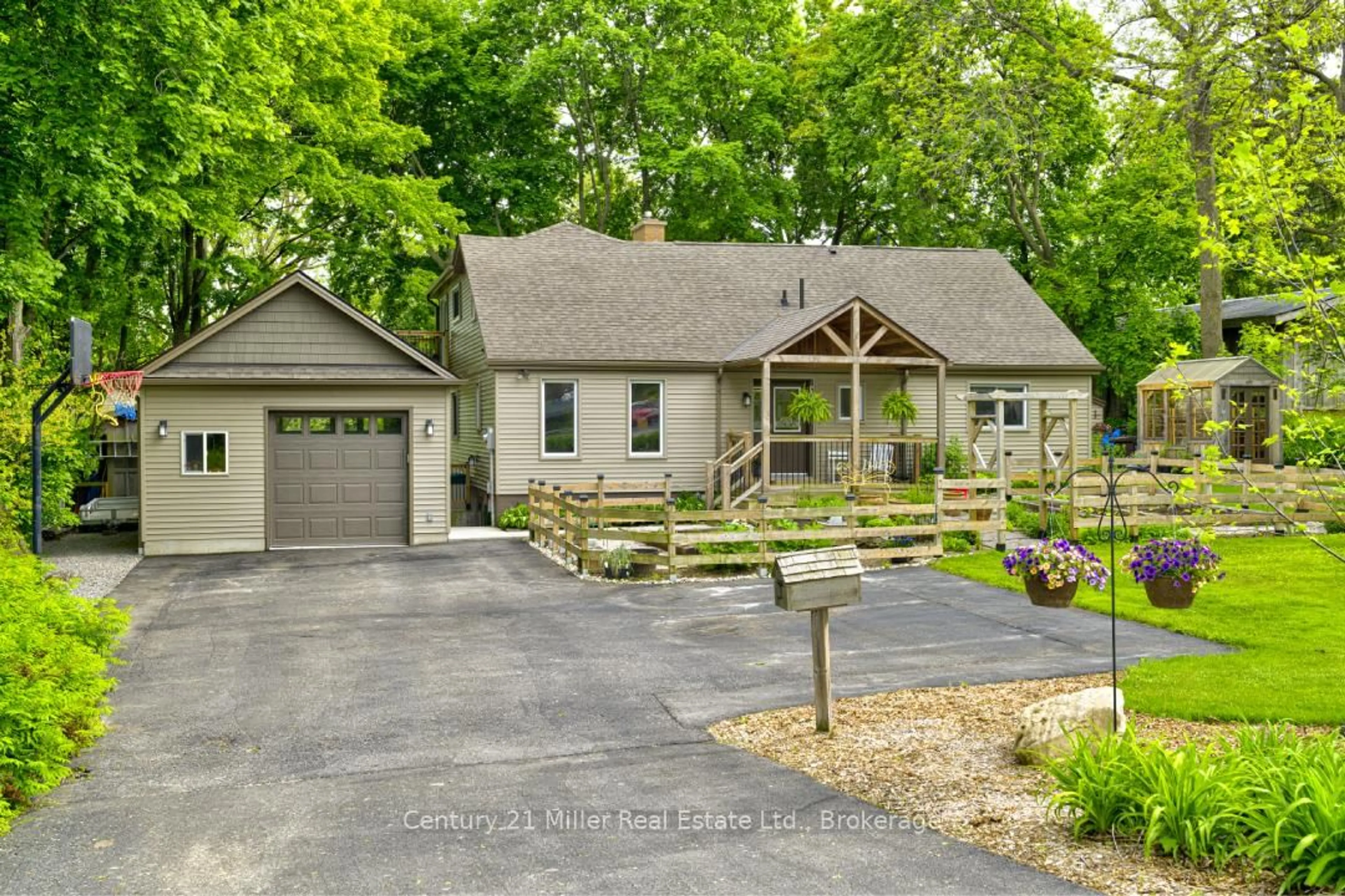 Home with vinyl exterior material, street for 93 #8 Highway, Hamilton Ontario L9H 4V6