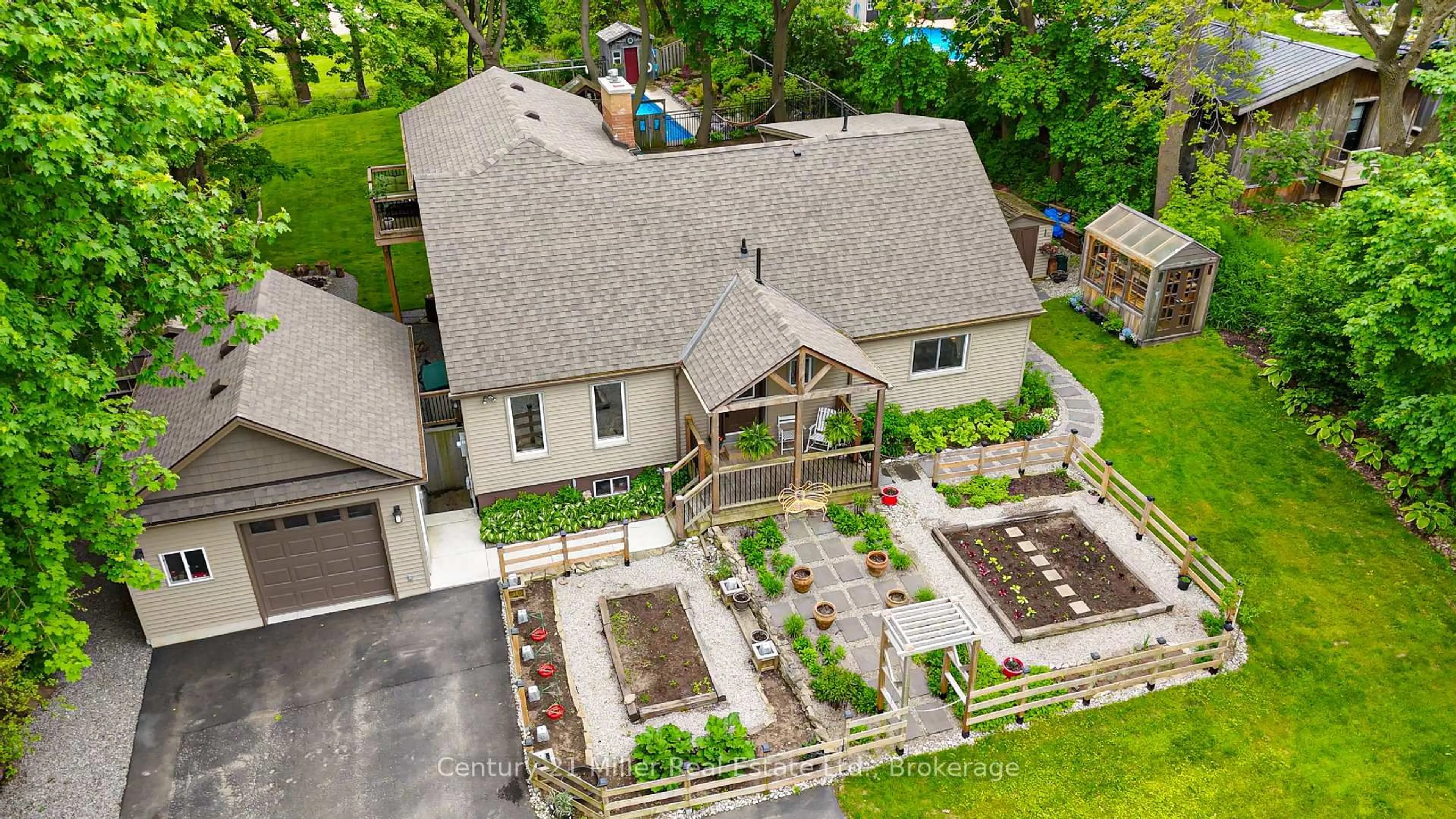 A pic from outside/outdoor area/front of a property/back of a property/a pic from drone, street for 93 #8 Highway, Hamilton Ontario L9H 4V6