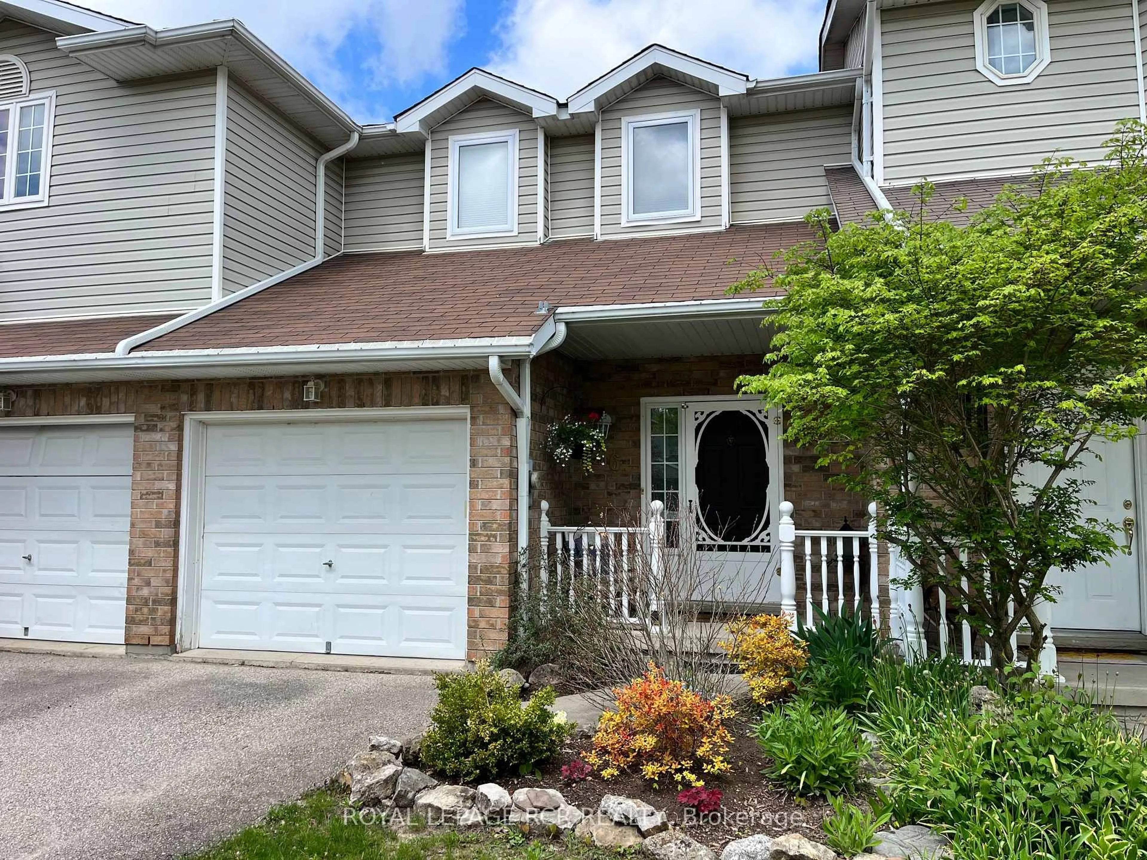 Home with vinyl exterior material, street for 26 Patrick Blvd, Centre Wellington Ontario N0B 1S0