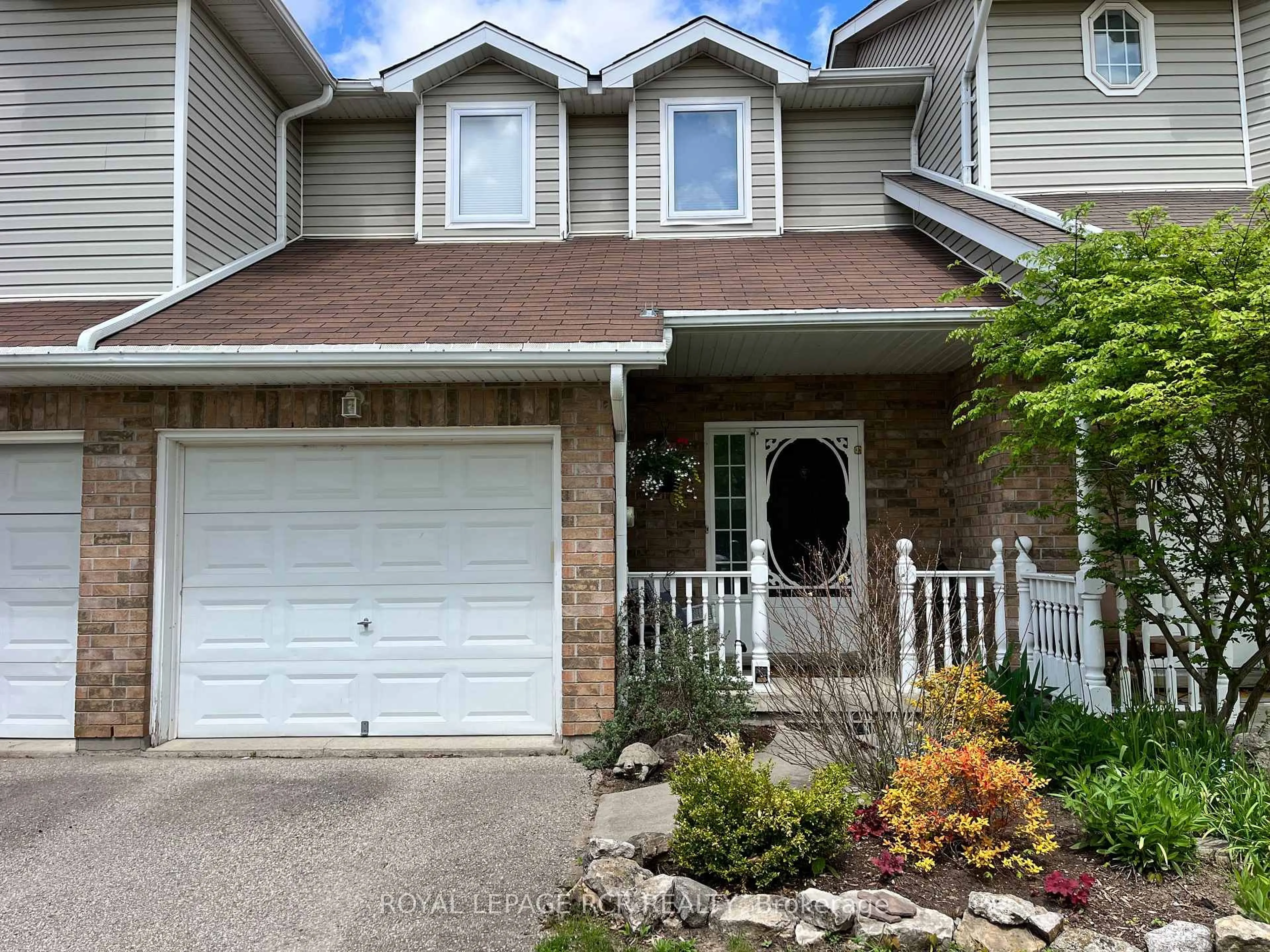 Home with vinyl exterior material, street for 26 Patrick Blvd, Centre Wellington Ontario N0B 1S0
