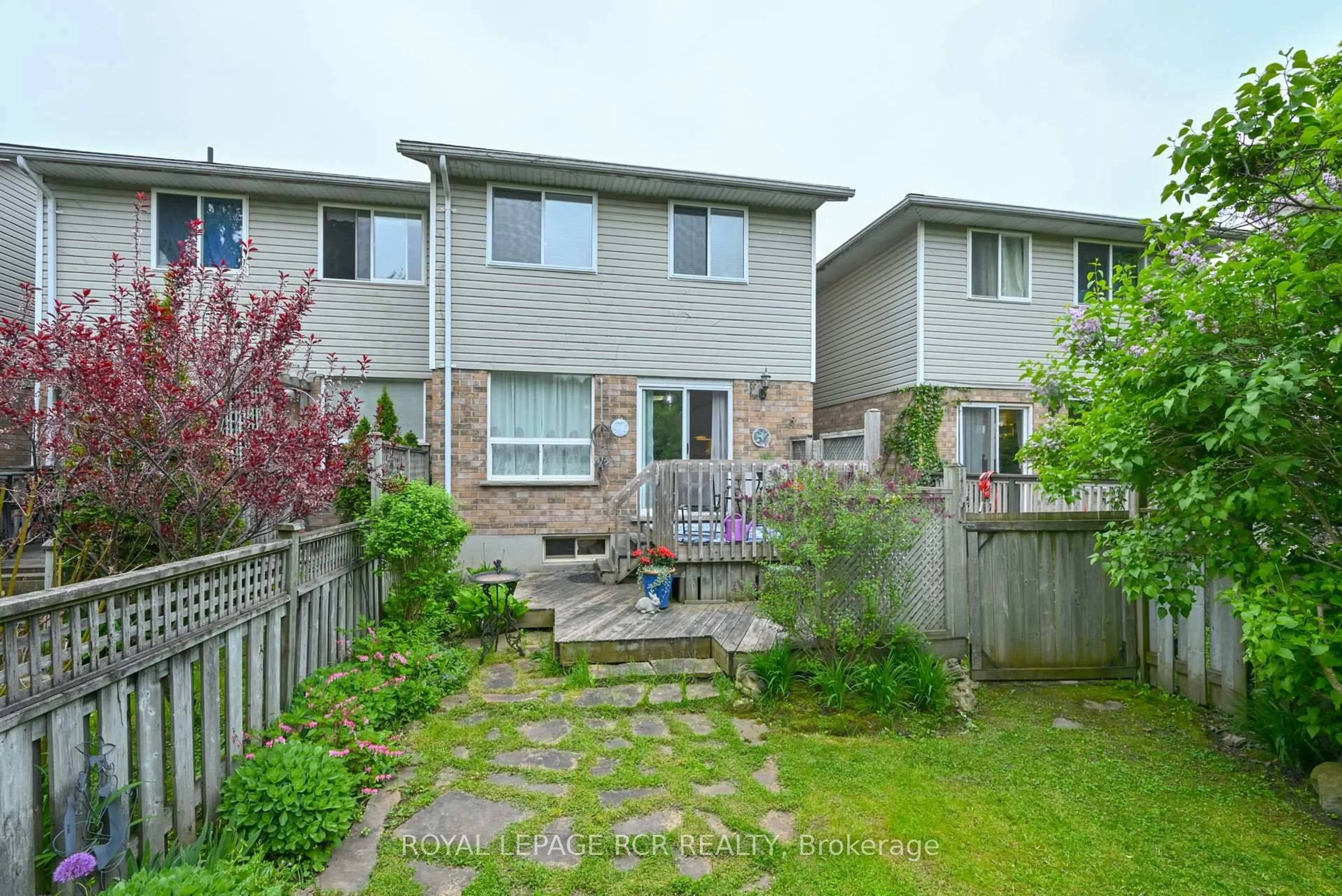 Patio, street for 26 Patrick Blvd, Centre Wellington Ontario N0B 1S0