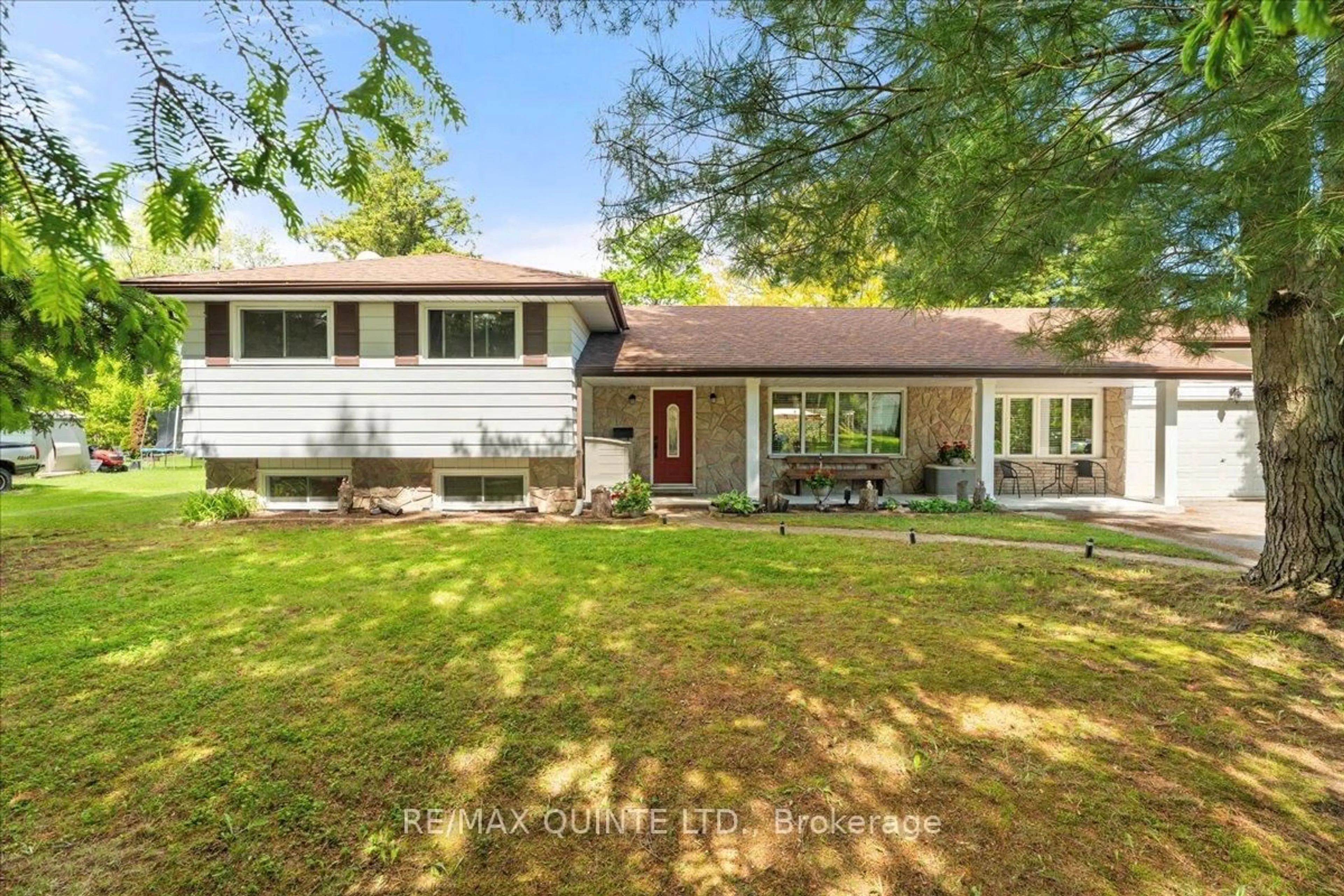 A pic from outside/outdoor area/front of a property/back of a property/a pic from drone, water/lake/river/ocean view for 234 Catalina Dr, Quinte West Ontario K8R 1C7