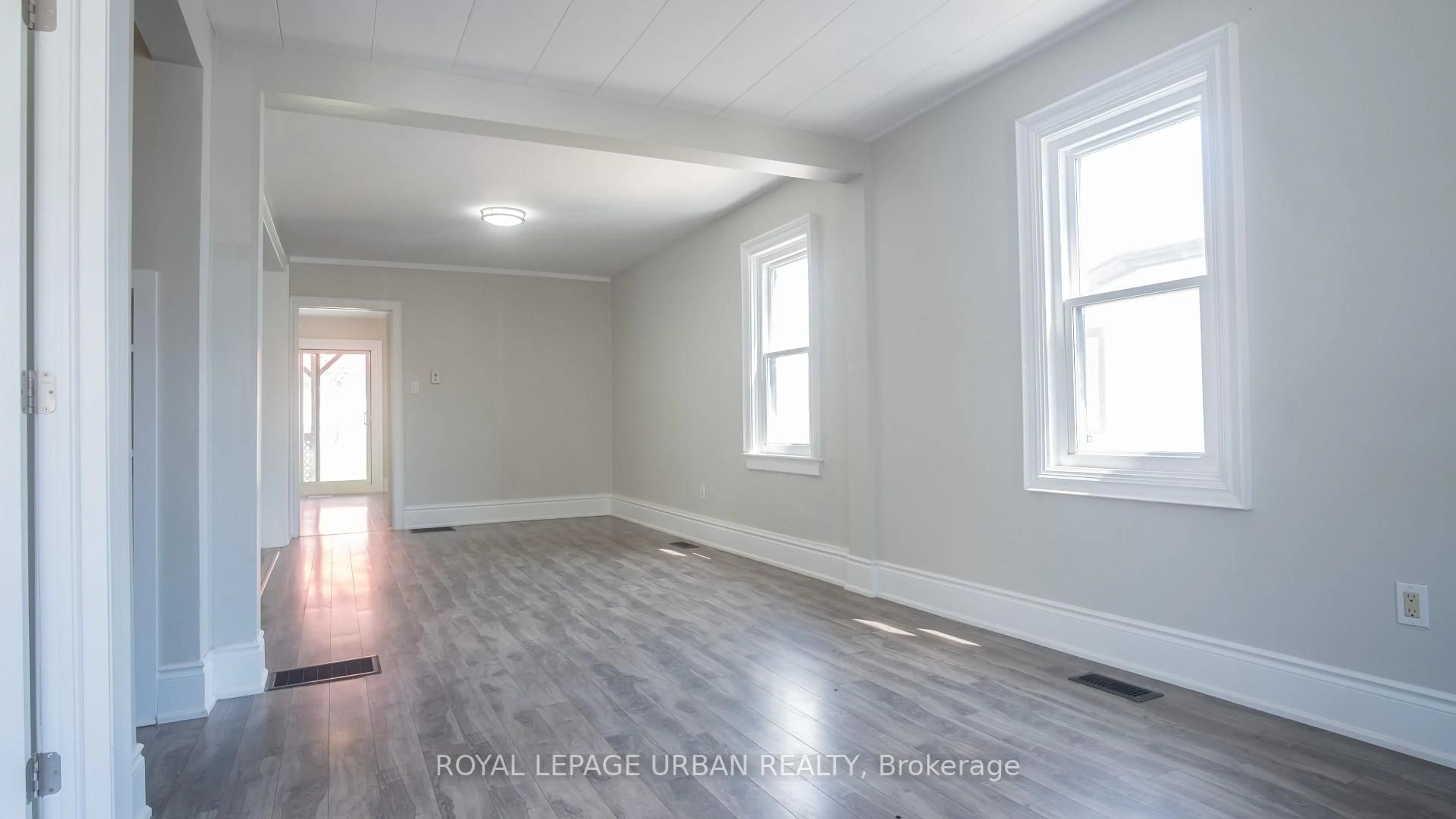 A pic of a room for 36 Welland St, Welland Ontario L3B 4E4