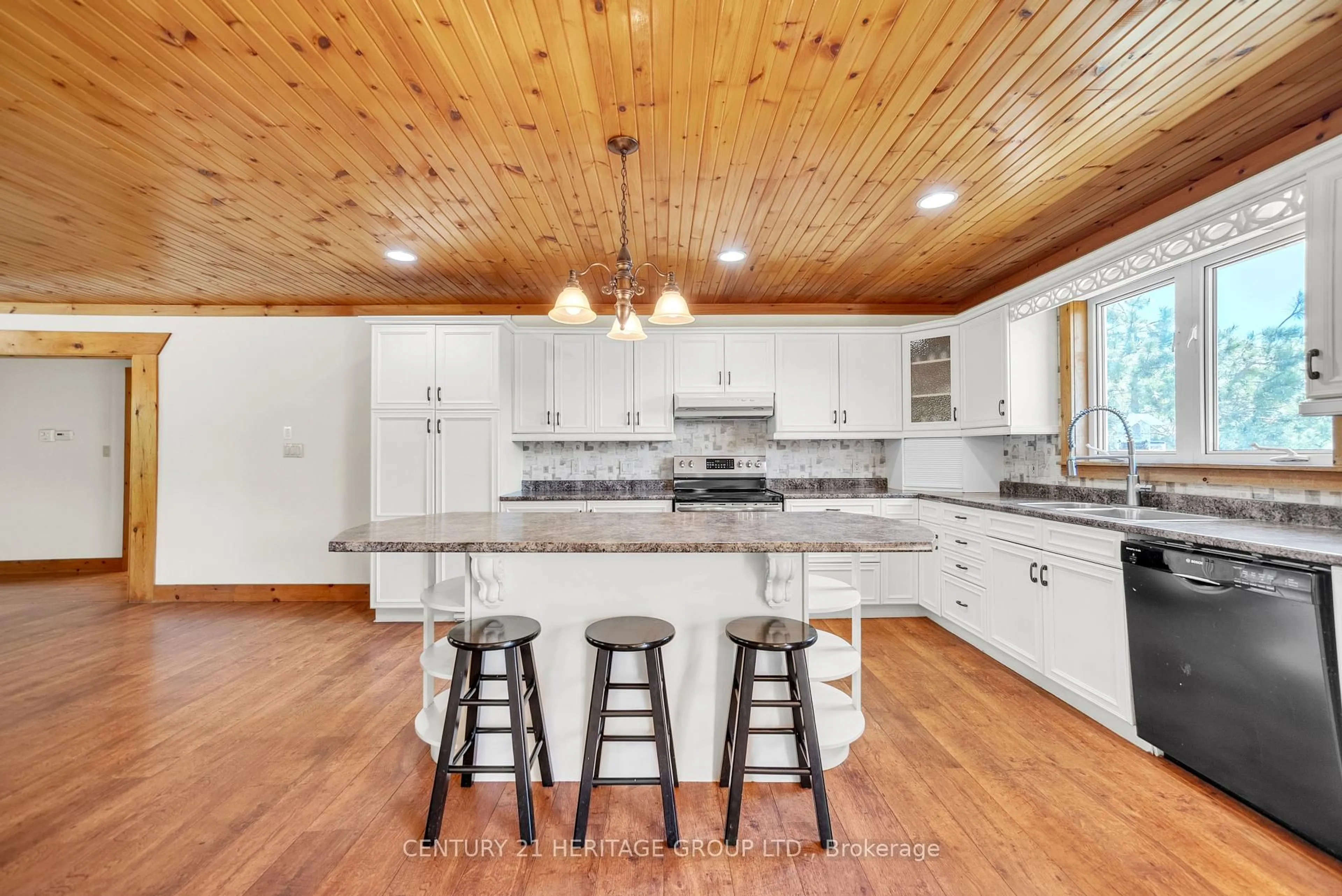 Open concept kitchen, unknown for 1258 Shannon Rd, Tyendinaga Ontario K0K 2V0
