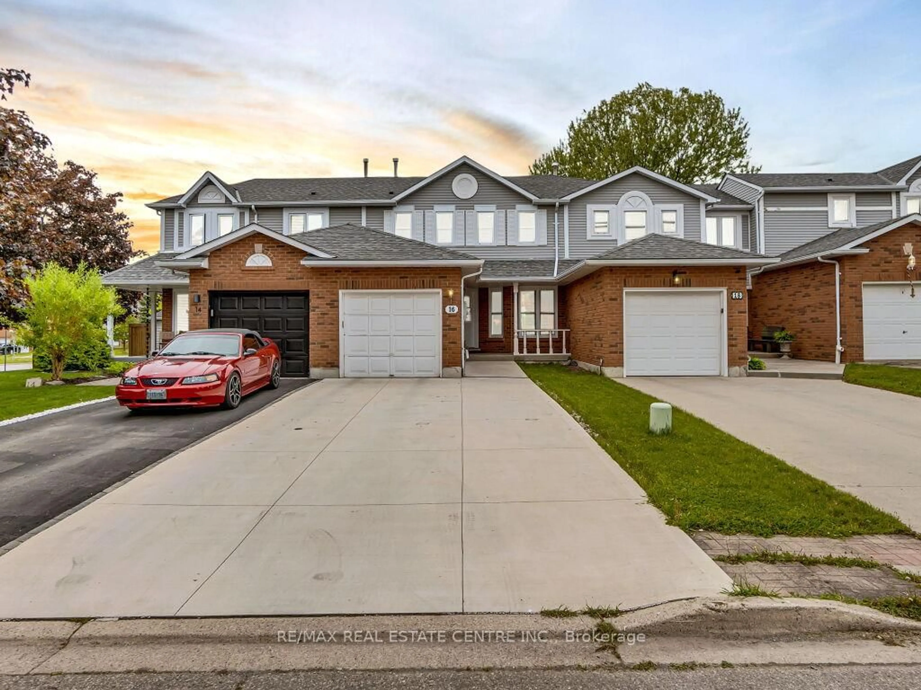 Home with brick exterior material, street for 16 Fairgreen Clse, Cambridge Ontario N1T 1T6