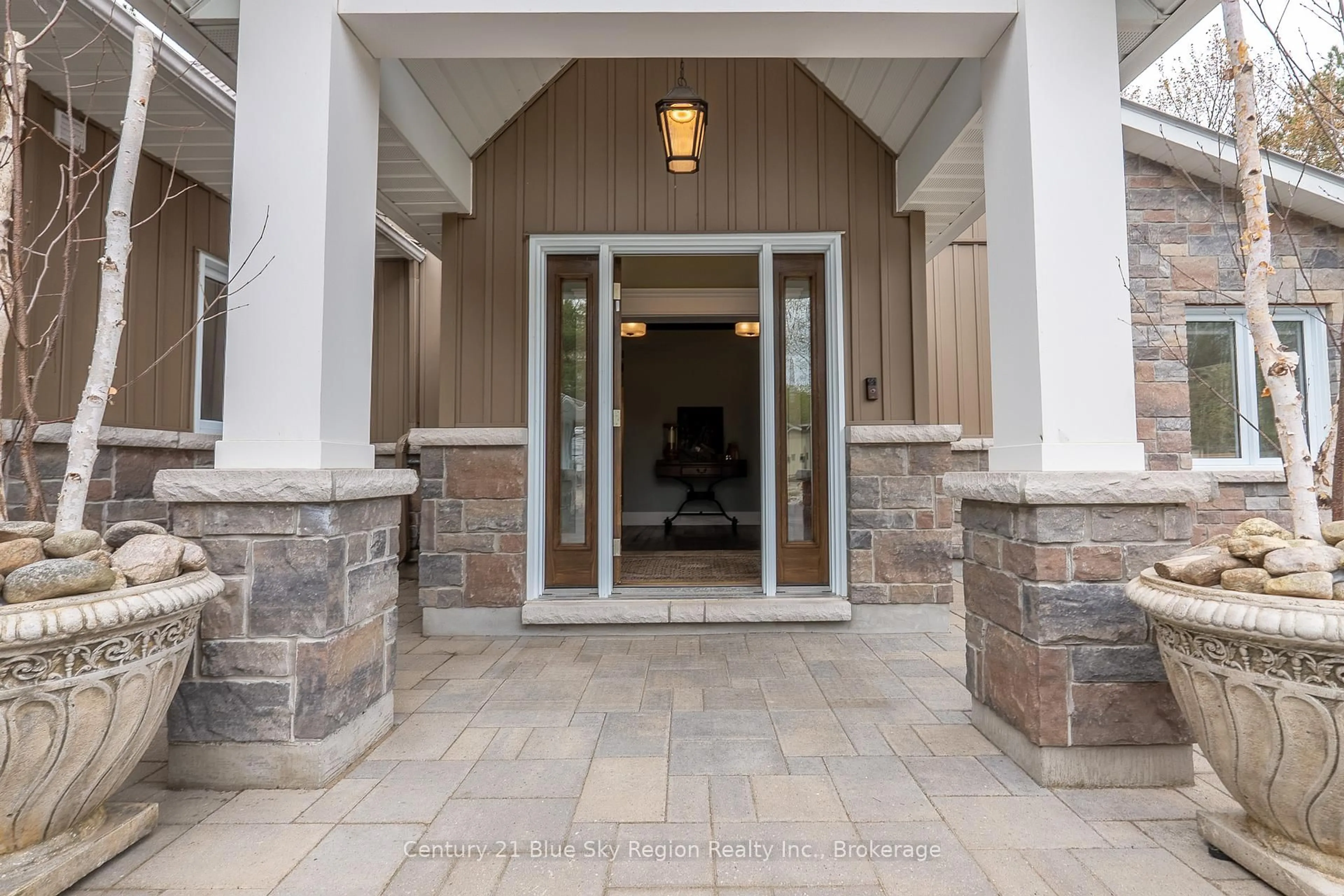 Indoor entryway for 54 Chadbourne Dr, North Bay Ontario P1B 8G2