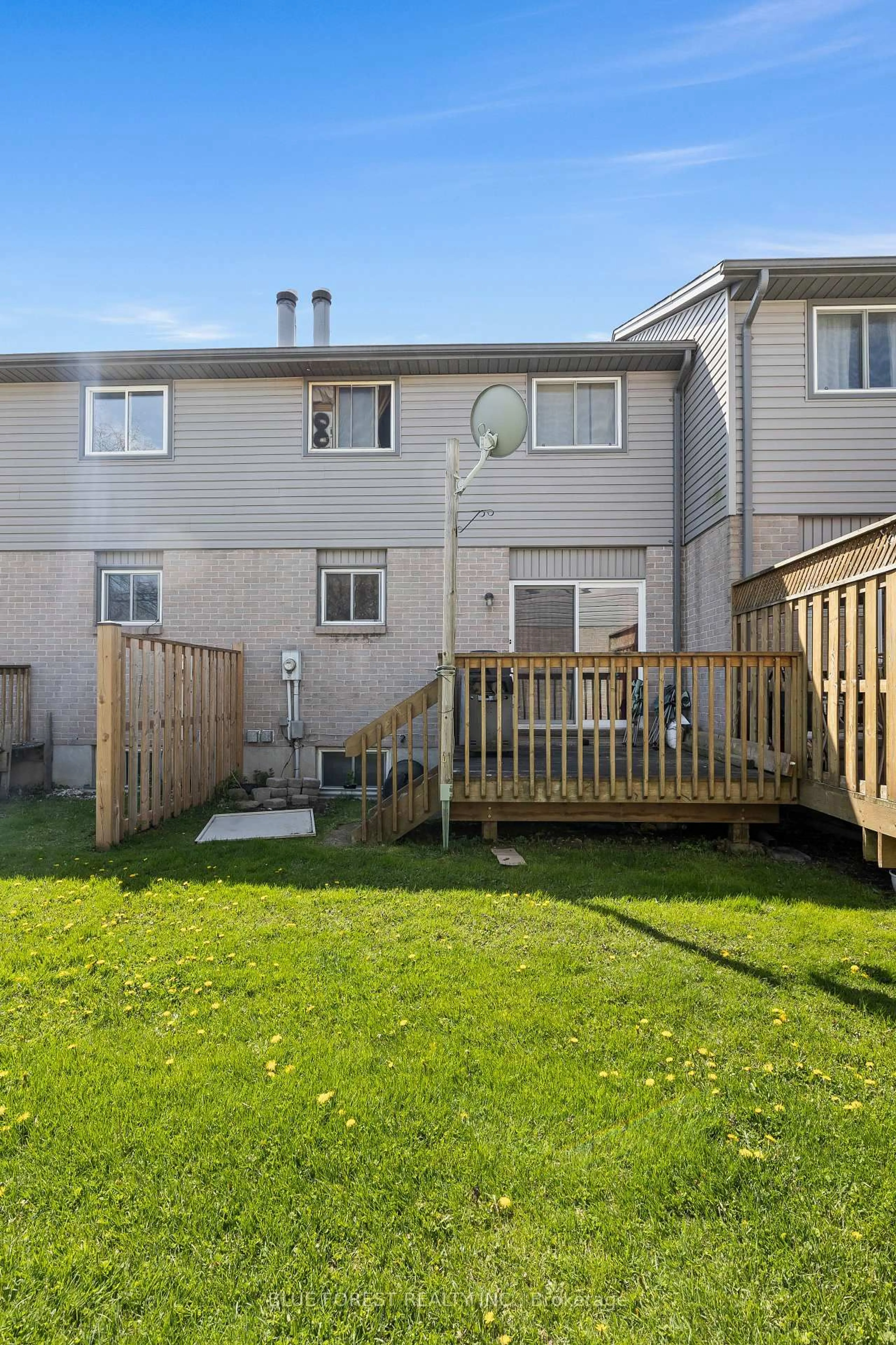 Patio, street for 490 Third St #10, London East Ontario N5V 4A2