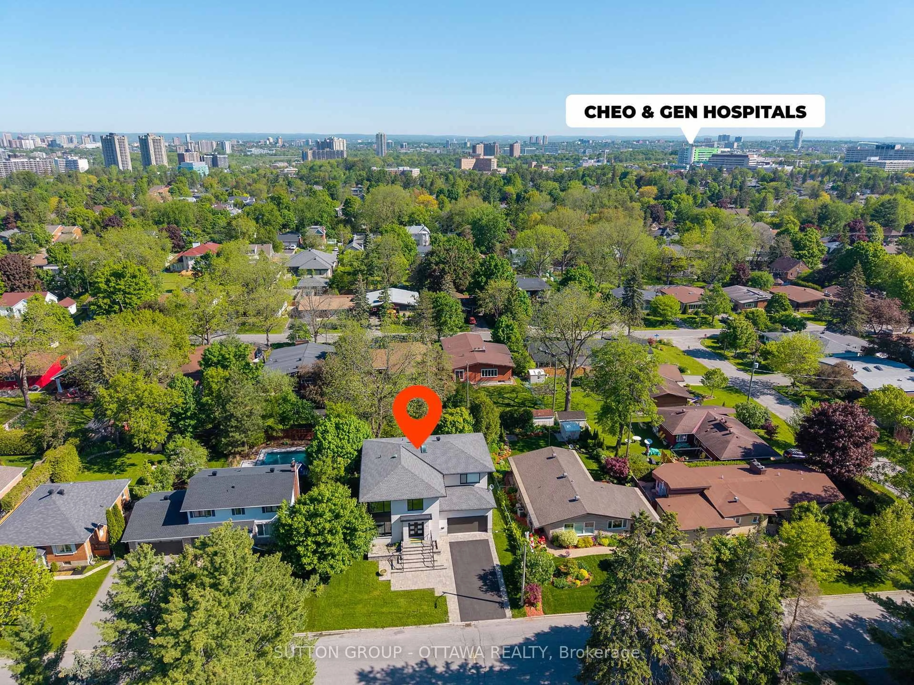 A pic from outside/outdoor area/front of a property/back of a property/a pic from drone, city buildings view from balcony for 333 SUMMIT Ave, Ottawa Ontario K1H 5Z7