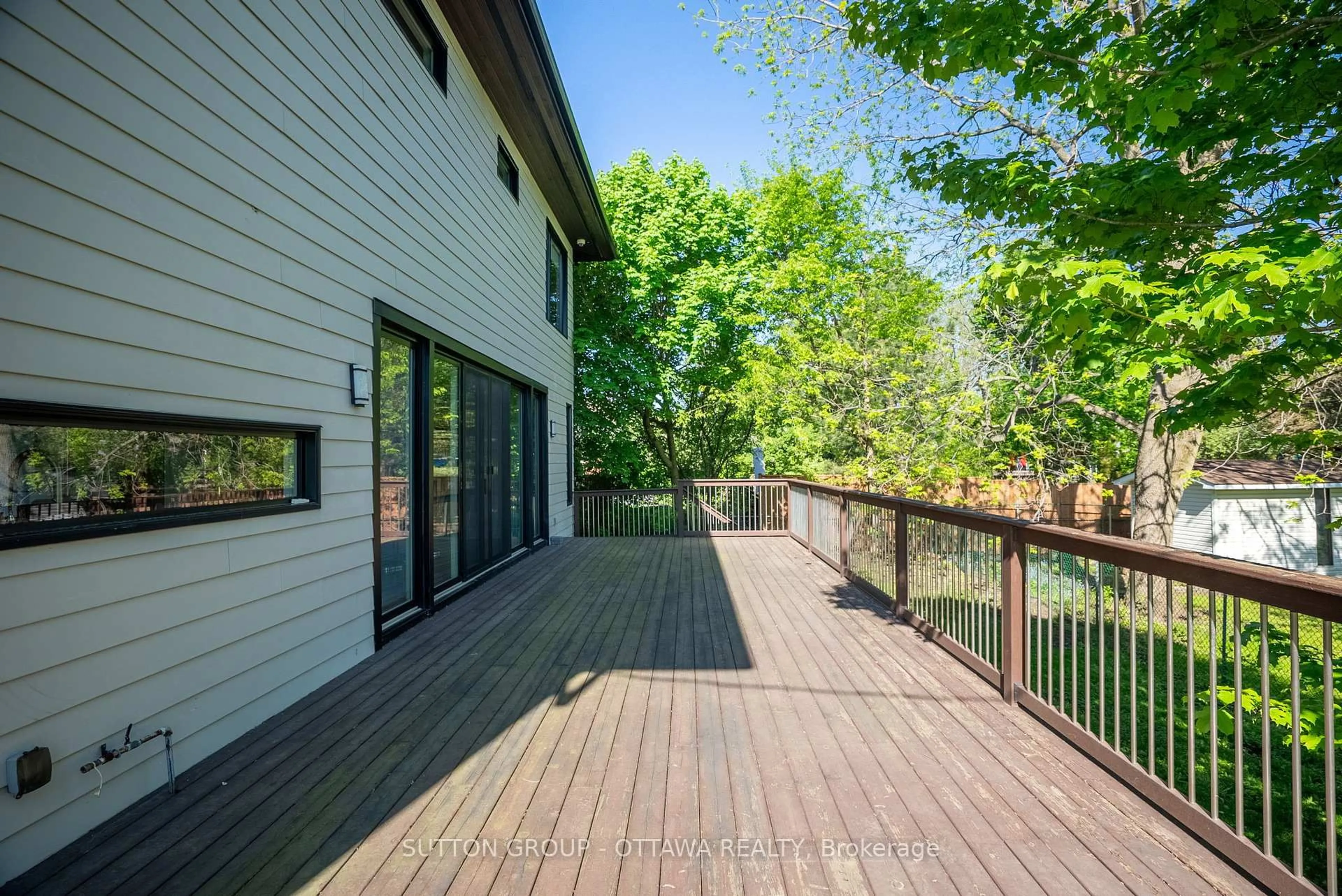 Patio, unknown for 333 SUMMIT Ave, Ottawa Ontario K1H 5Z7