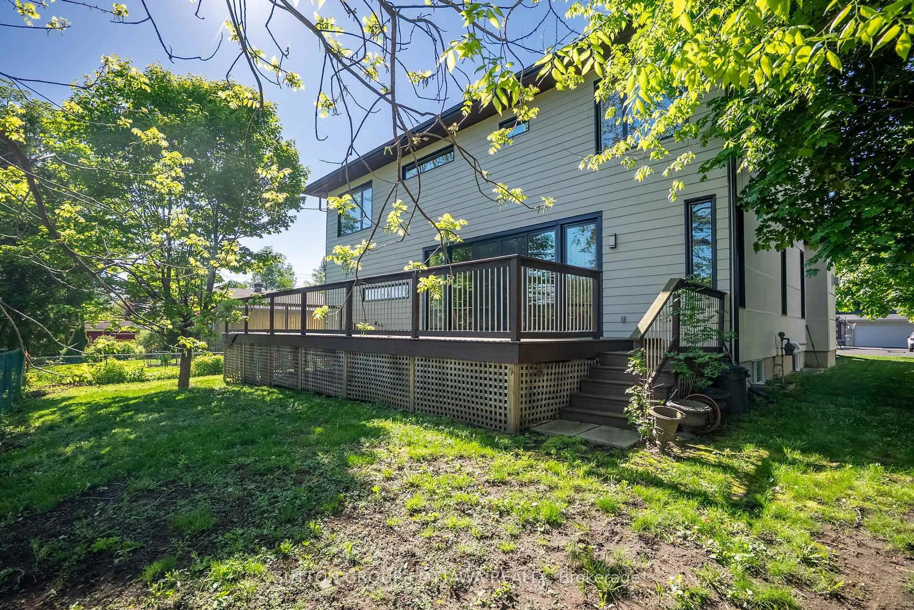 Patio, water/lake/river/ocean view for 333 SUMMIT Ave, Ottawa Ontario K1H 5Z7