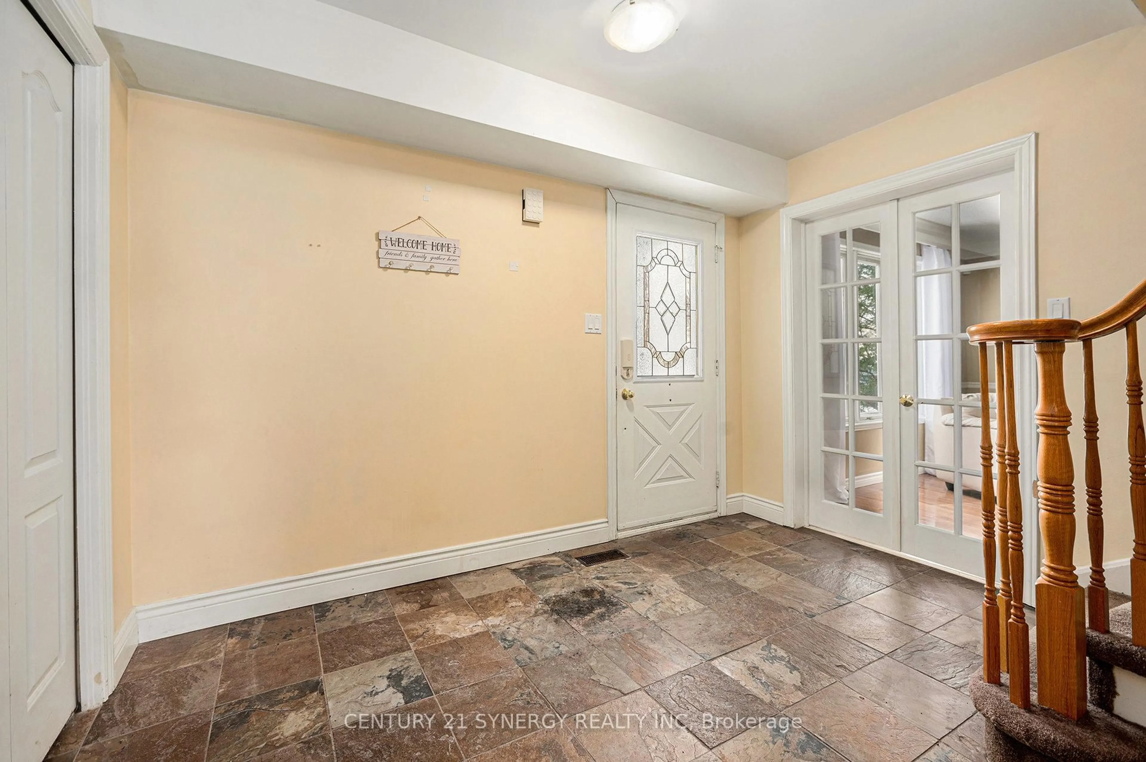 Indoor entryway for 666 Mathieu Way, Ottawa Ontario K4A 2R4
