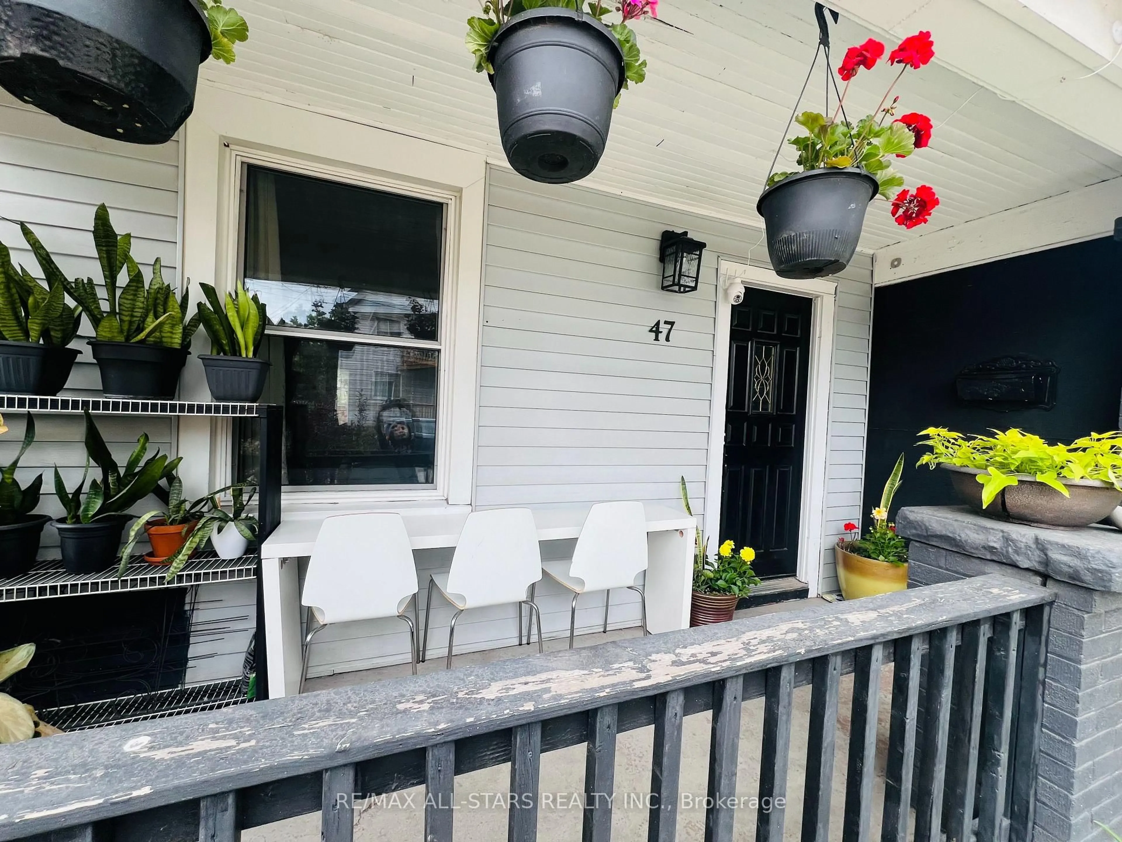 Patio, street for 47 Douglas Ave, Hamilton Ontario L8L 5R1