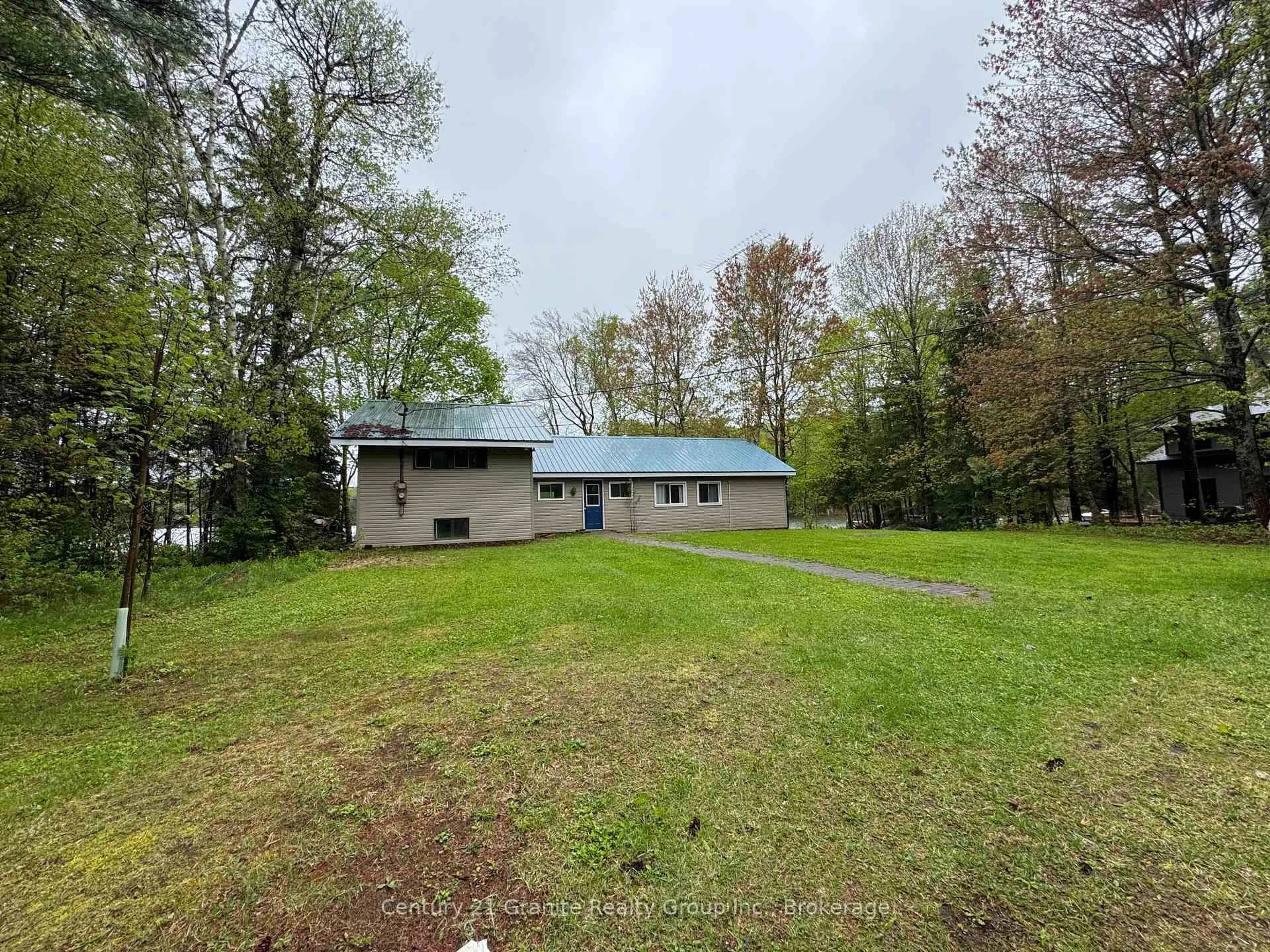 A pic from outside/outdoor area/front of a property/back of a property/a pic from drone, unknown for 1036 SHIRLEYS Rd, Dysart et al Ontario K0M 1S0