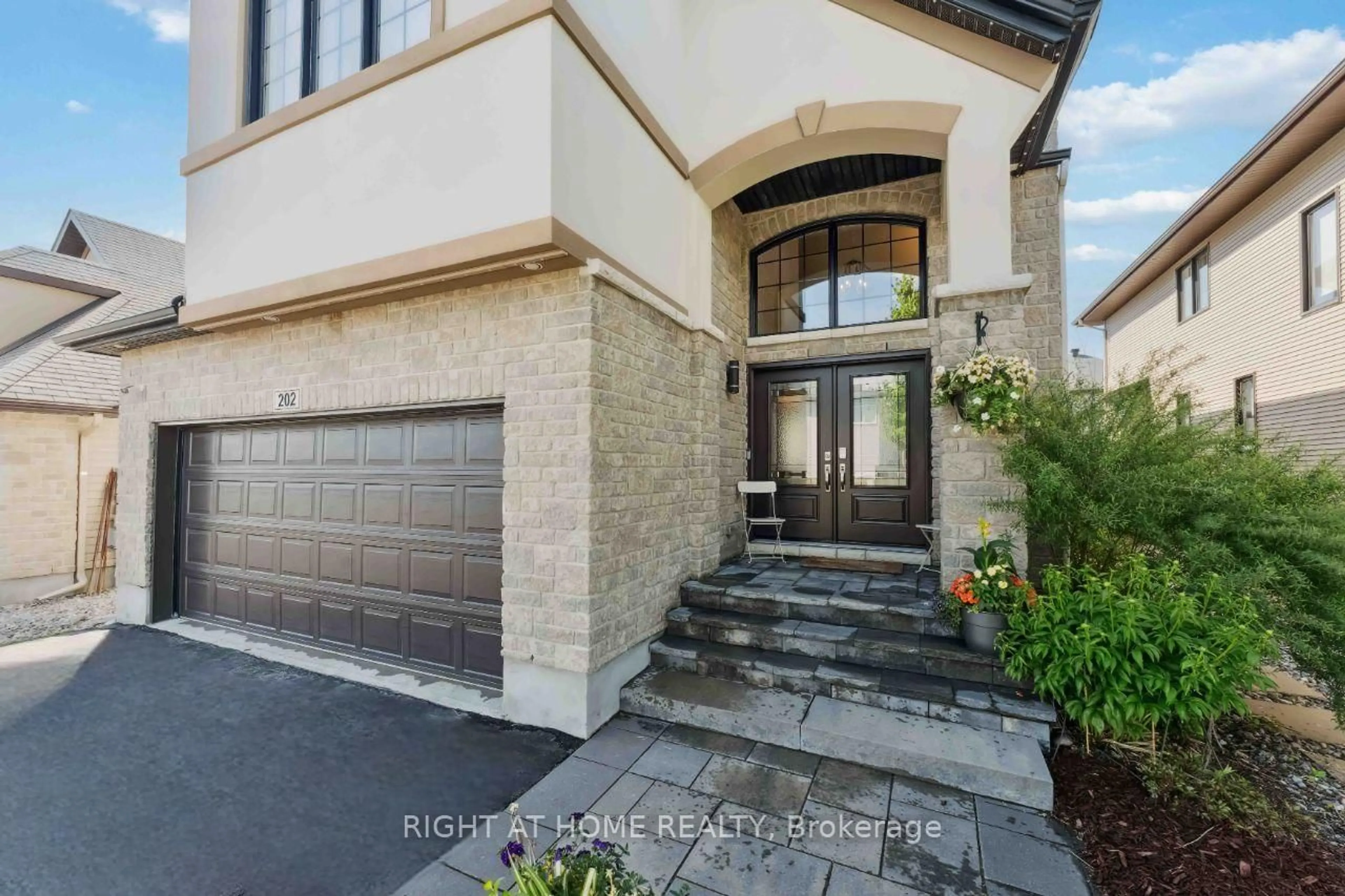 Unknown for 202 Balikun Hts, Stittsville Ontario K2V 0A6