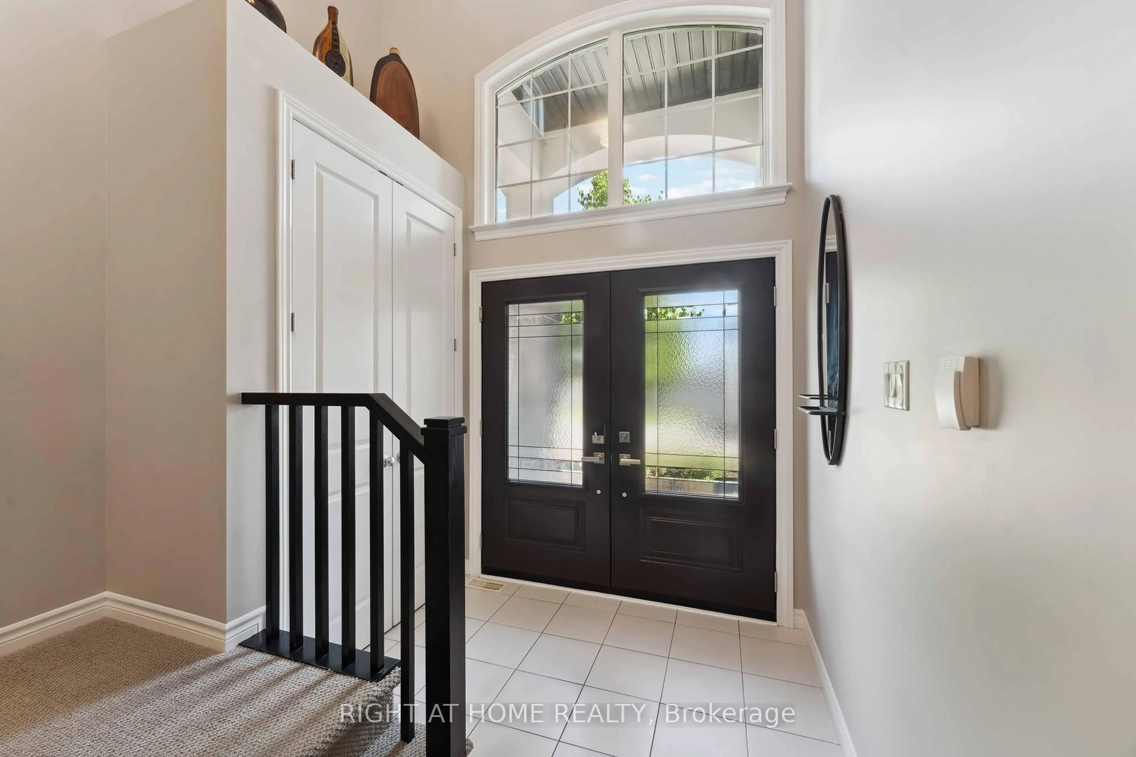 Indoor entryway for 202 Balikun Hts, Stittsville Ontario K2V 0A6