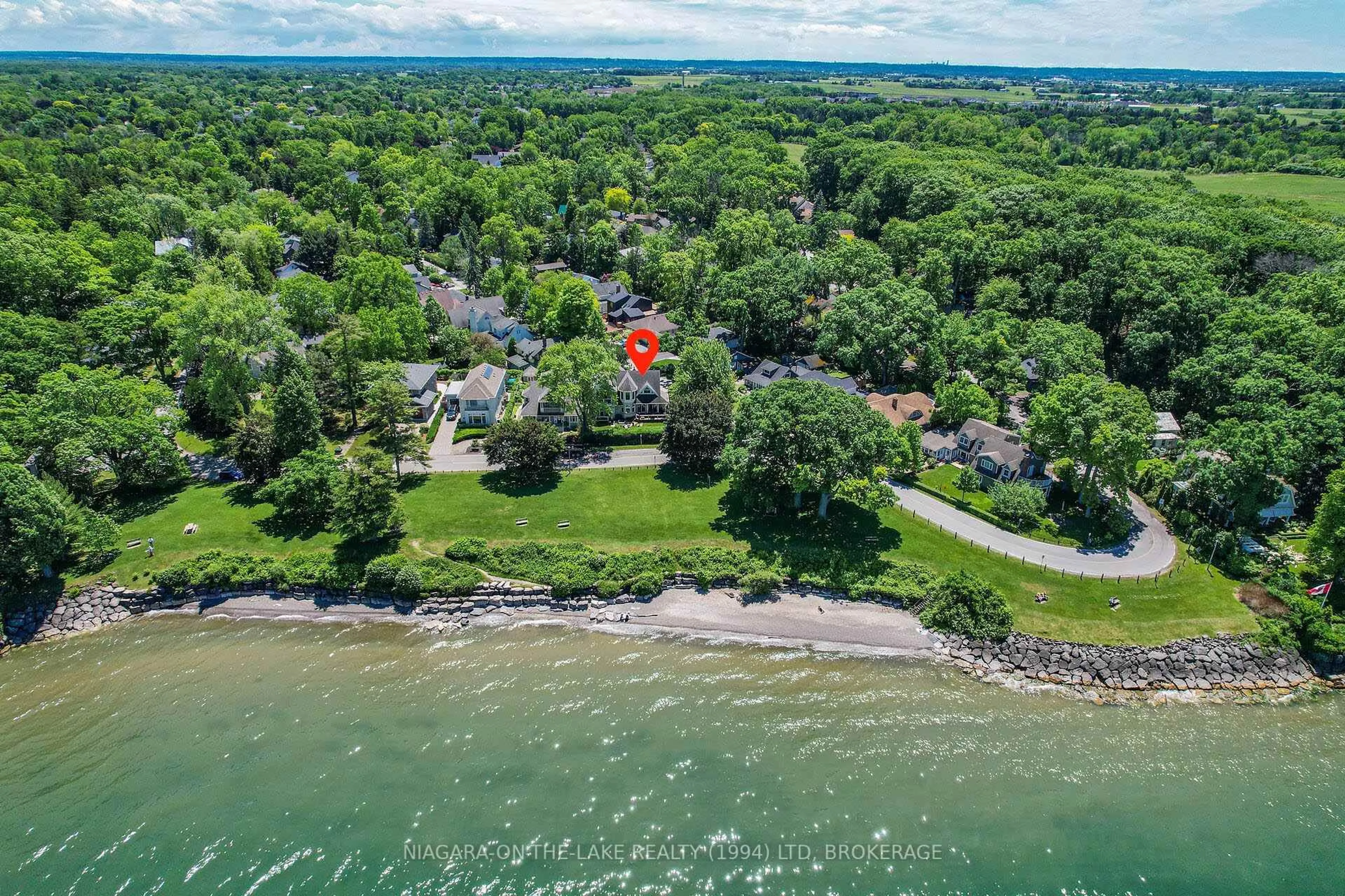 A pic from outside/outdoor area/front of a property/back of a property/a pic from drone, water/lake/river/ocean view for 572 Niagara Blvd, Niagara-on-the-Lake Ontario L0S 1J0