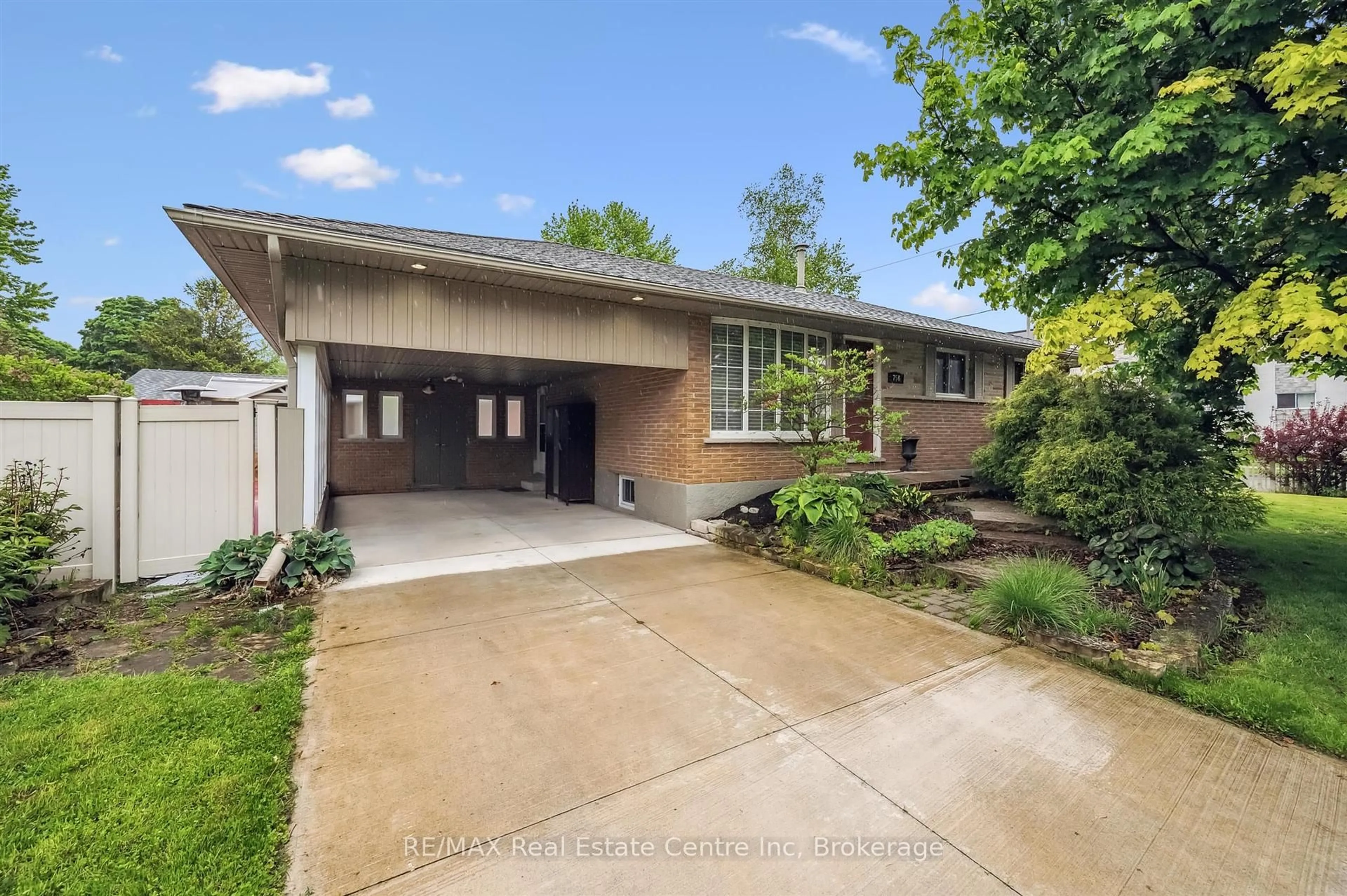 Home with brick exterior material, street for 756 CAMBRIDGE St, Woodstock Ontario N4S 4V6