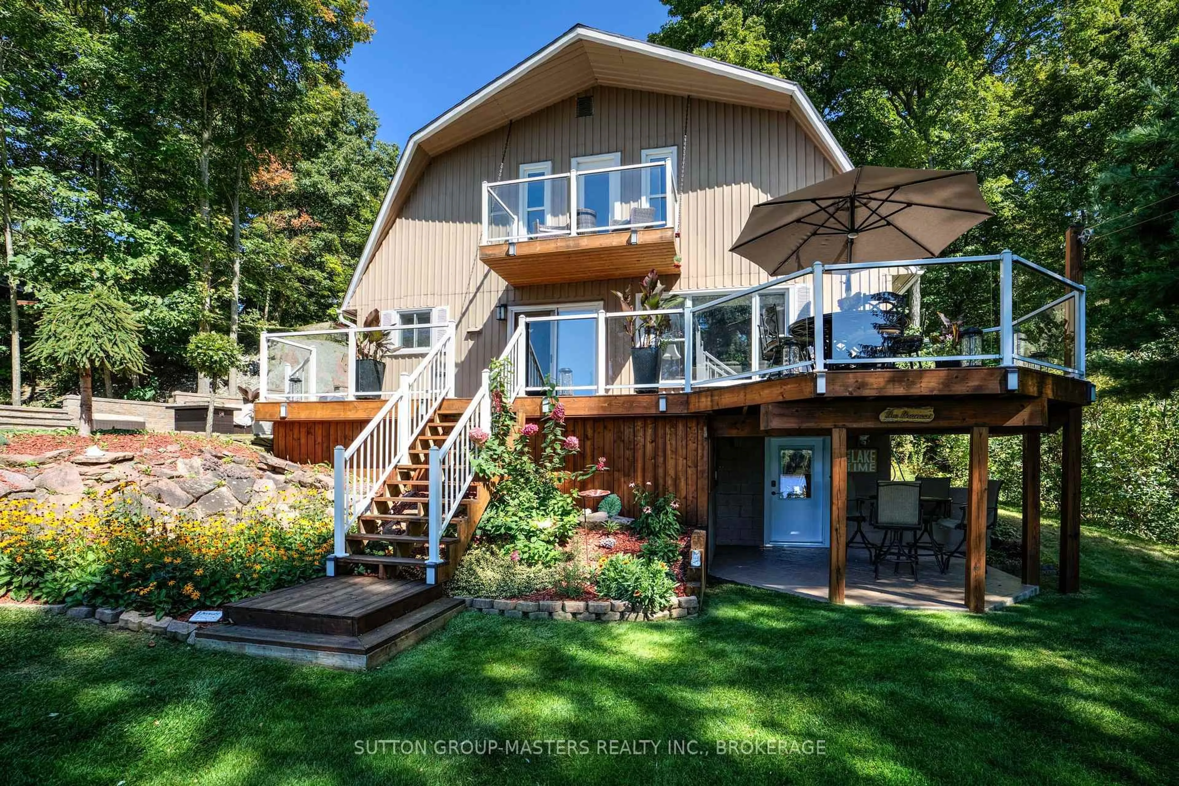Home with vinyl exterior material, unknown for 802 Maple Rock Lane, Front of Leeds & Seeleys Bay Ontario K0E 1N0