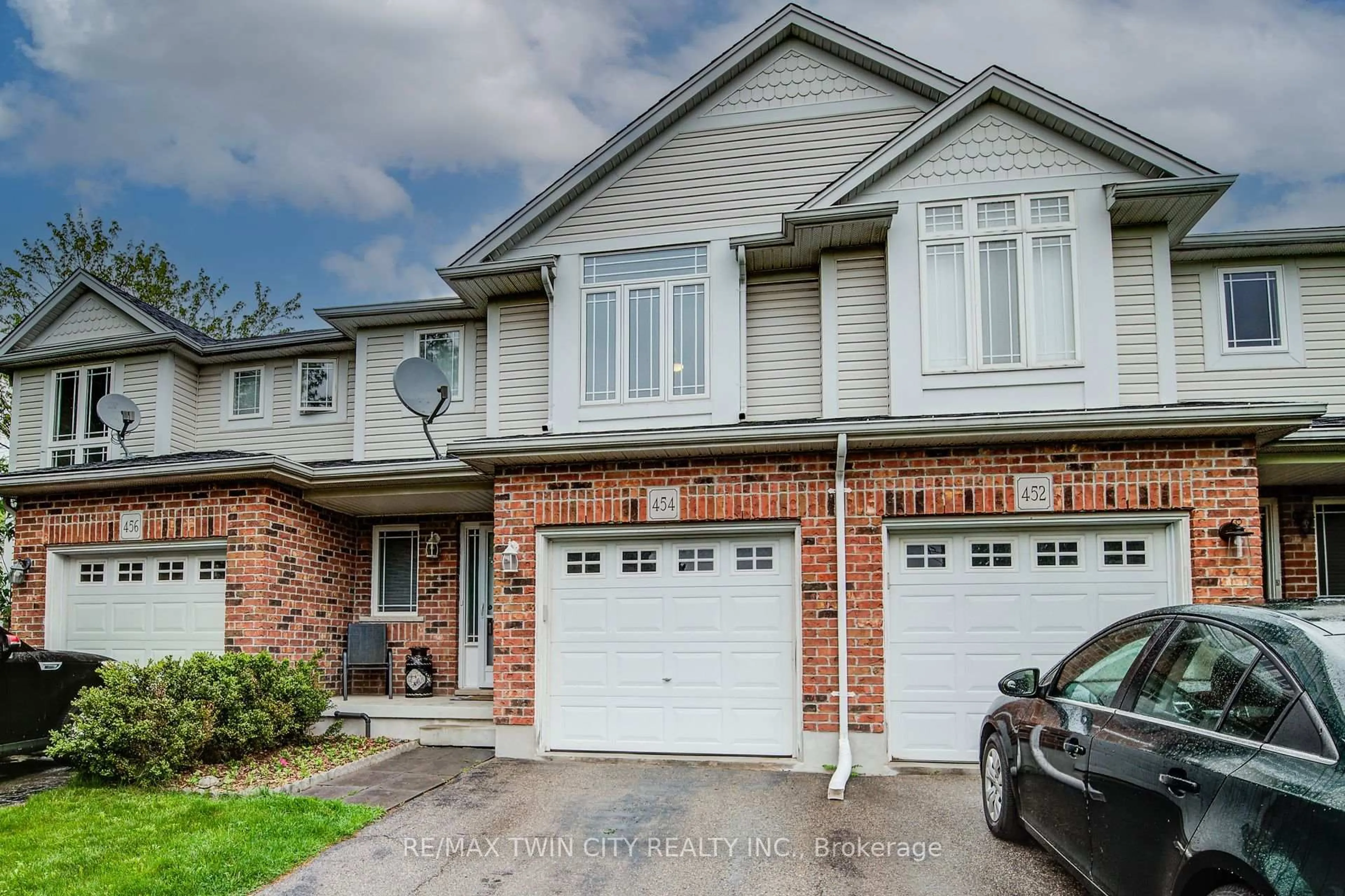 Home with brick exterior material, street for 454 Annapolis Crt, Waterloo Ontario N2K 4E7