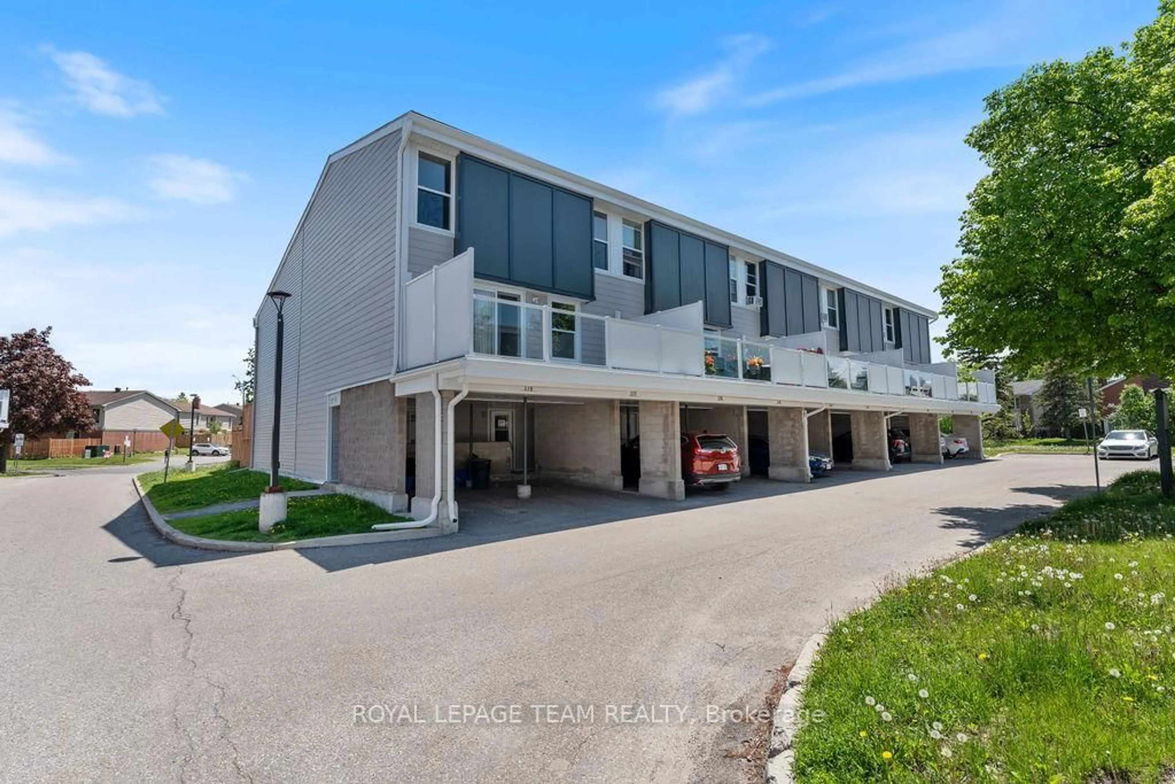 A pic from outside/outdoor area/front of a property/back of a property/a pic from drone, street for 825 Cahill Dr #175, Ottawa Ontario K1V 9N7