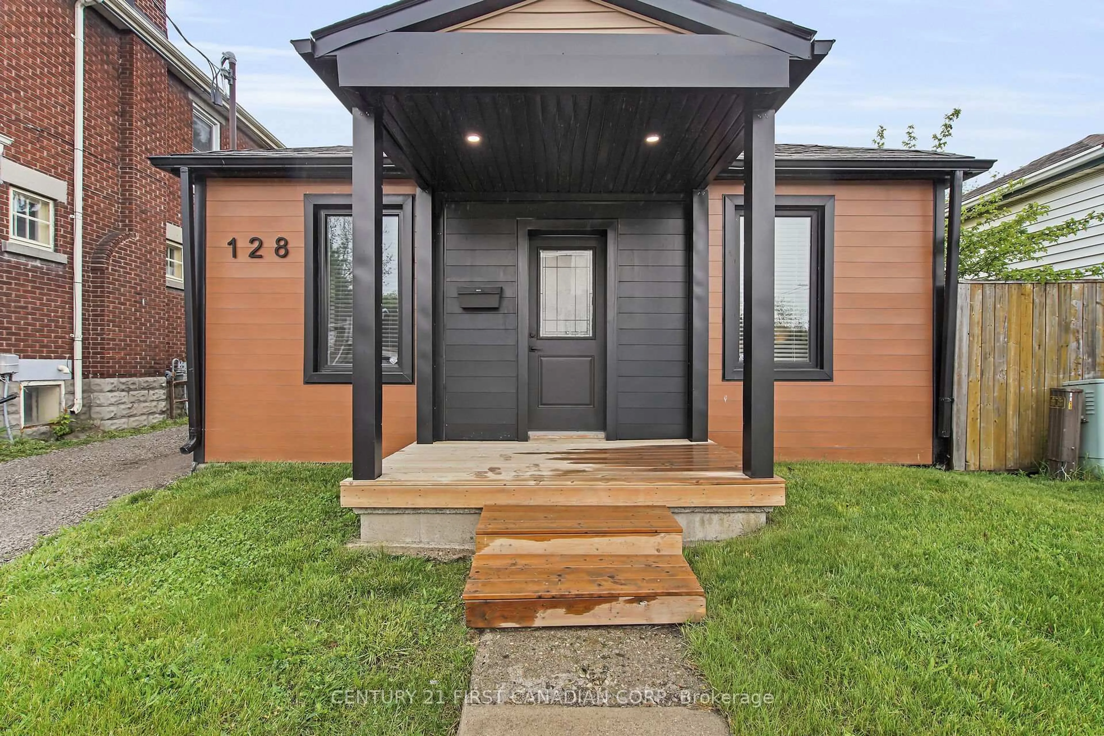 Unknown for 128 Adelaide St, London East Ontario N6B 3G8
