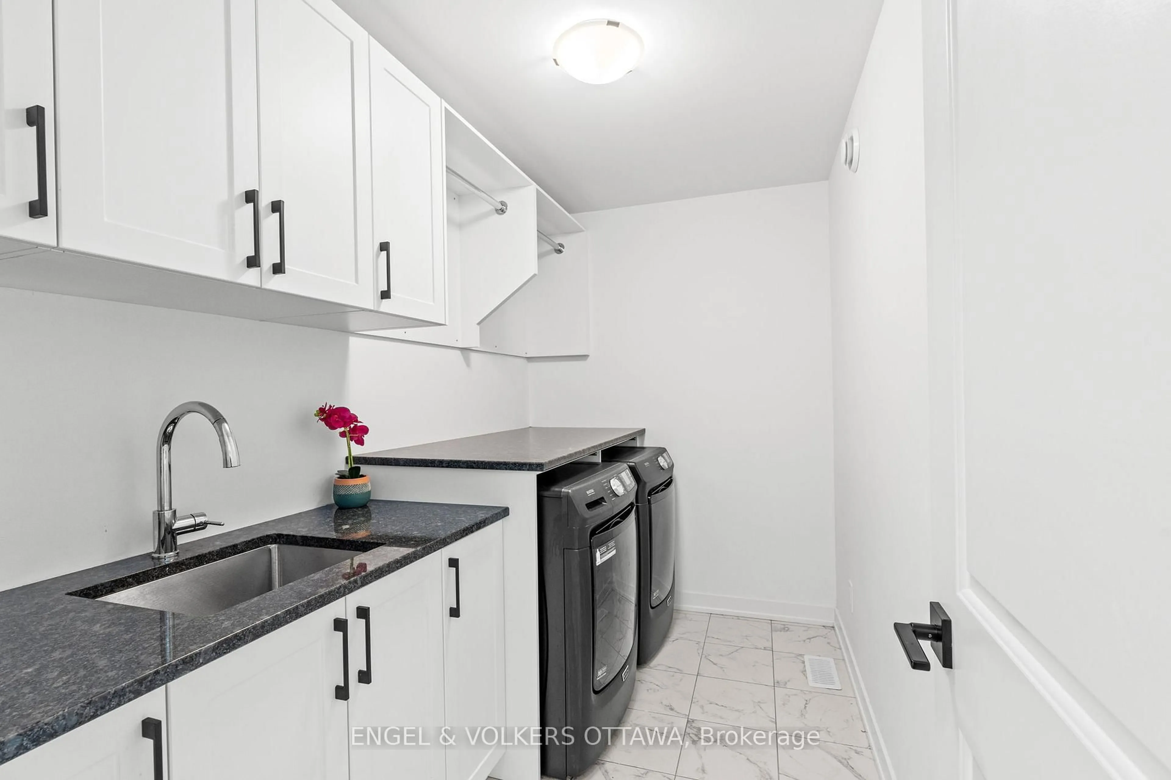 Standard kitchen, unknown for 117 Orchestra Way, Ottawa Ontario K4M 0R5