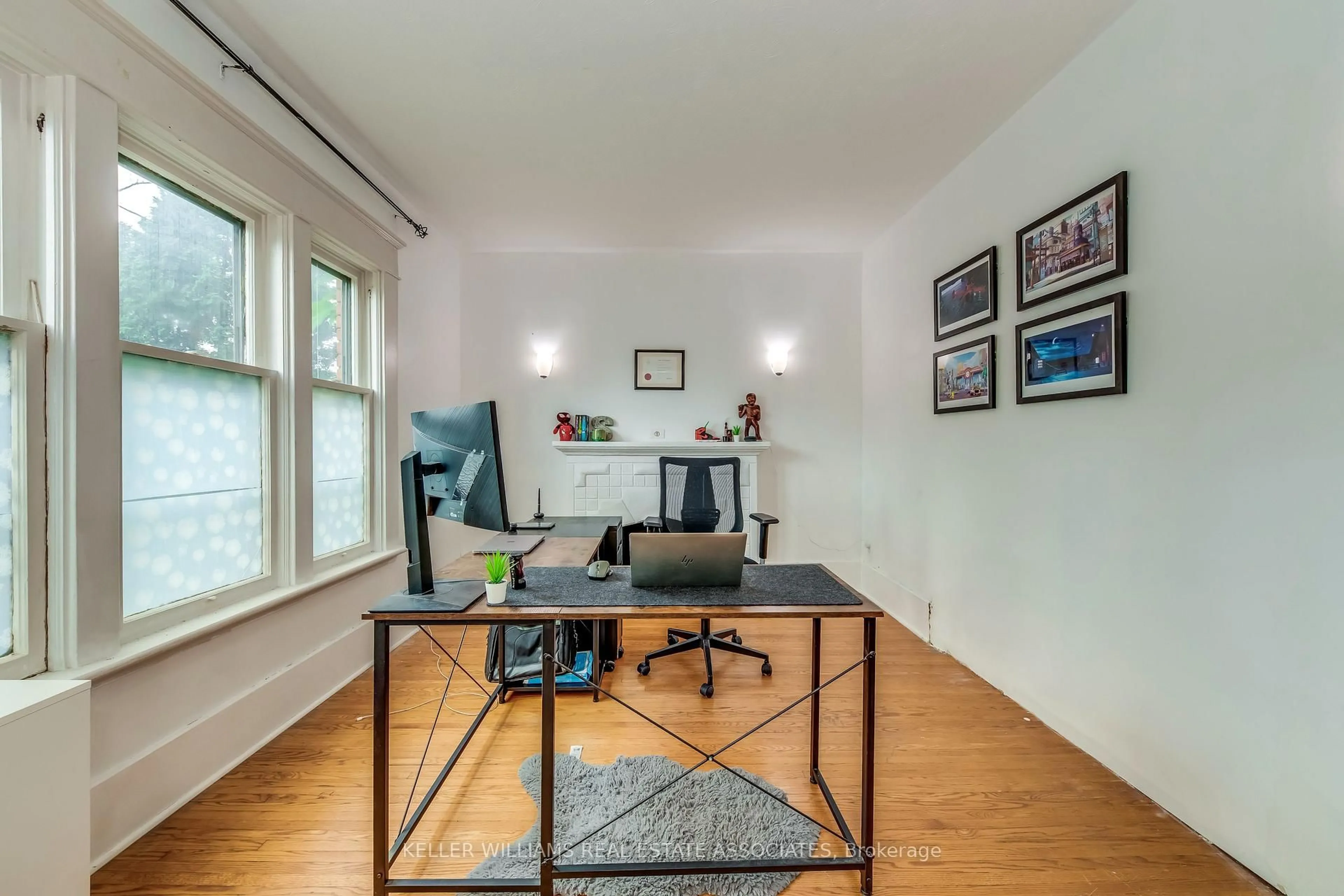 A pic of a room for 92 Park Ave, Brantford Ontario N3S 5H6