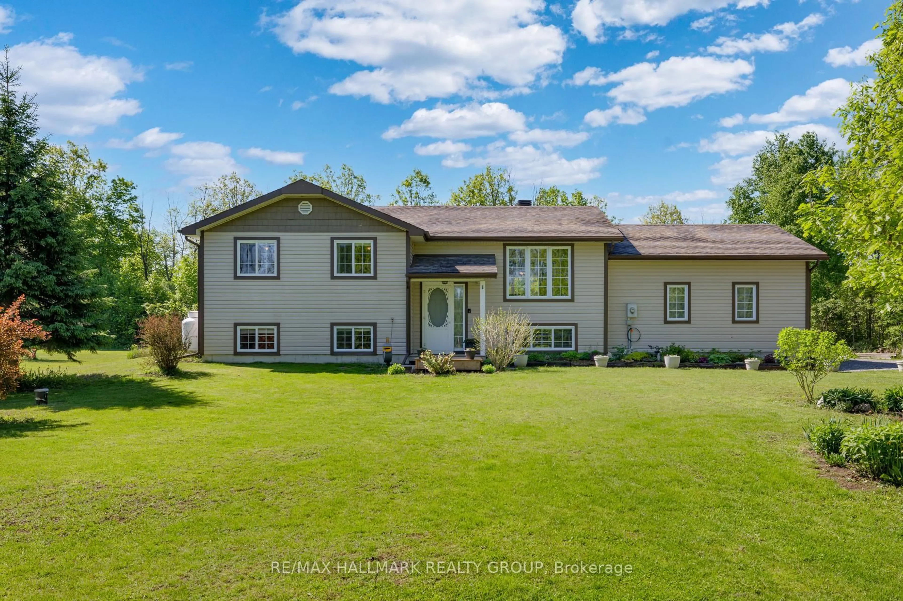 A pic from outside/outdoor area/front of a property/back of a property/a pic from drone, unknown for 3050 Dangerfield Rd, North Grenville Ontario K0G 1J0