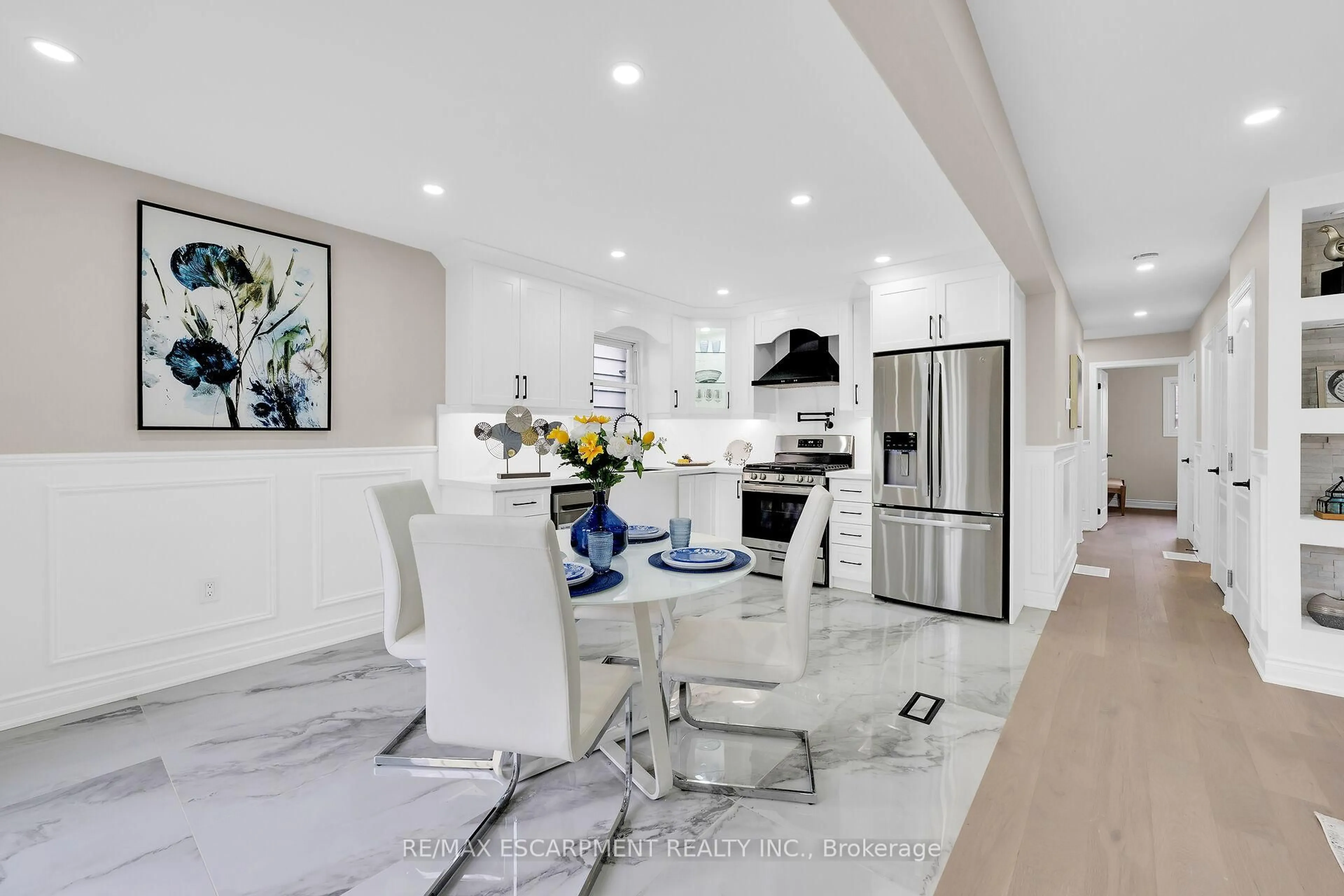 Open concept kitchen, ceramic/tile floor for 944 Concession St, Hamilton Ontario L8V 1G2