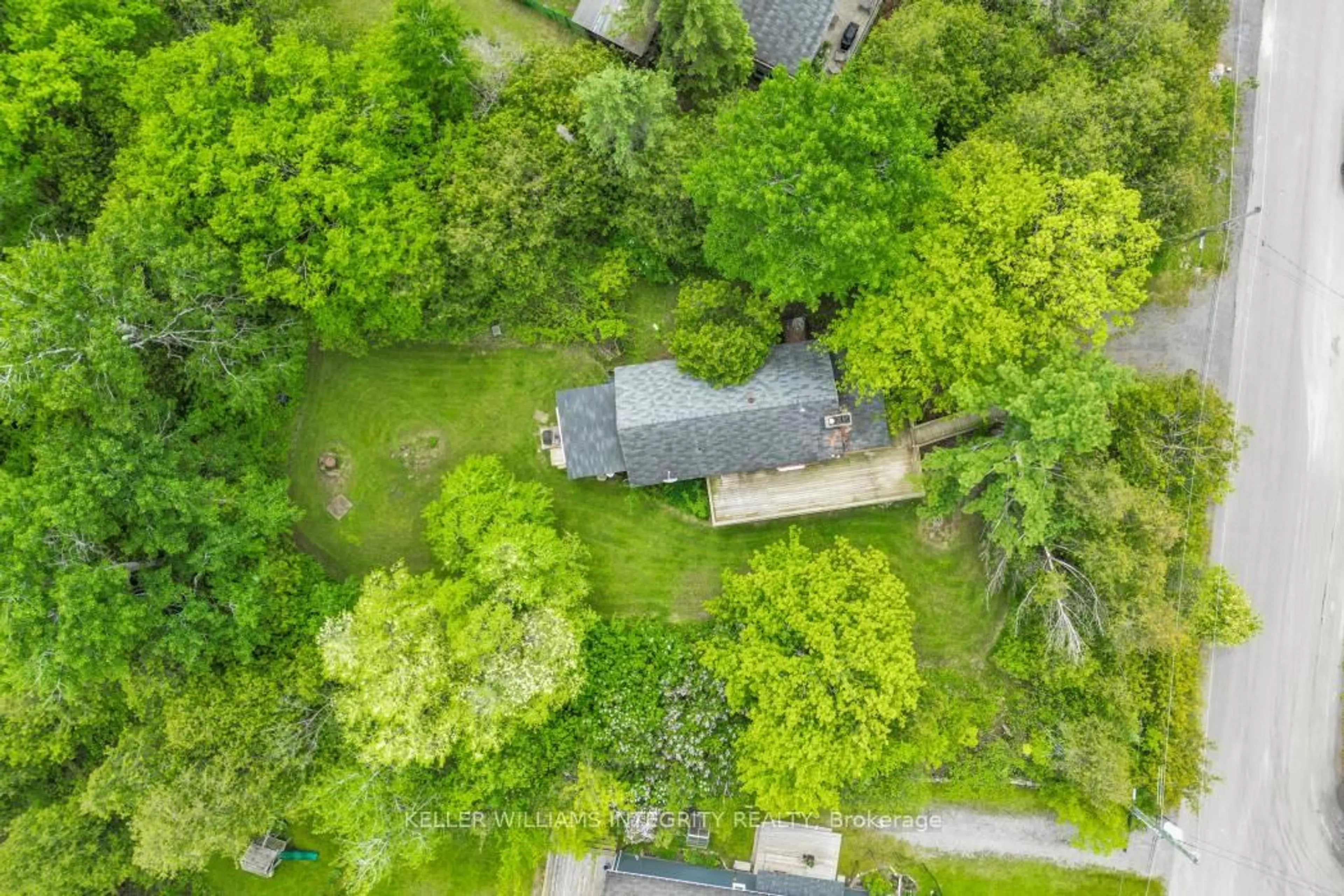 A pic from outside/outdoor area/front of a property/back of a property/a pic from drone, unknown for 124 Swift St, Ottawa Ontario K0A 1T0
